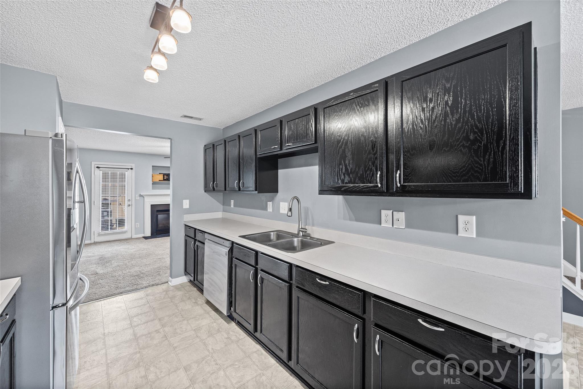 3240 Barons Court Road Property Photo 2