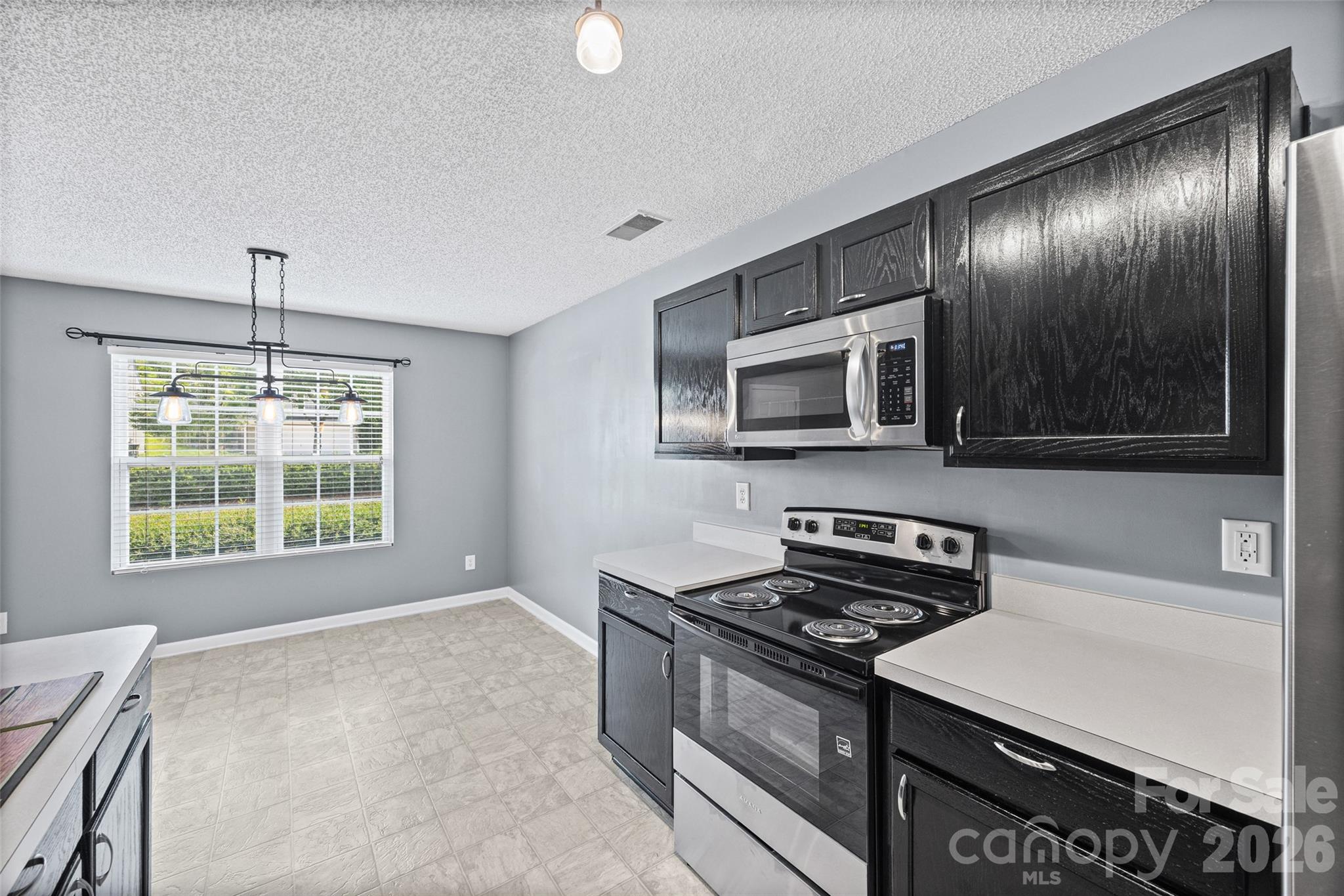 3240 Barons Court Road Property Photo 8