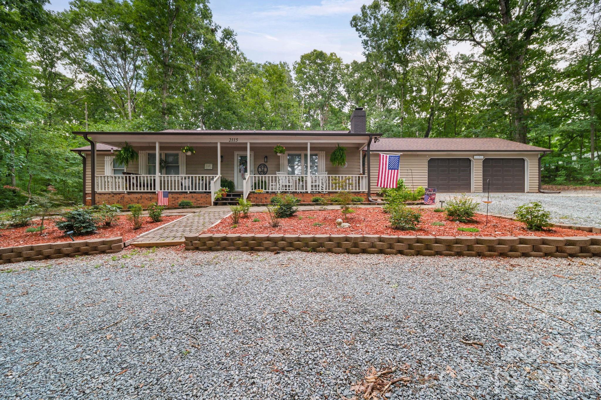 2115 Acorn Lane Property Photo 2