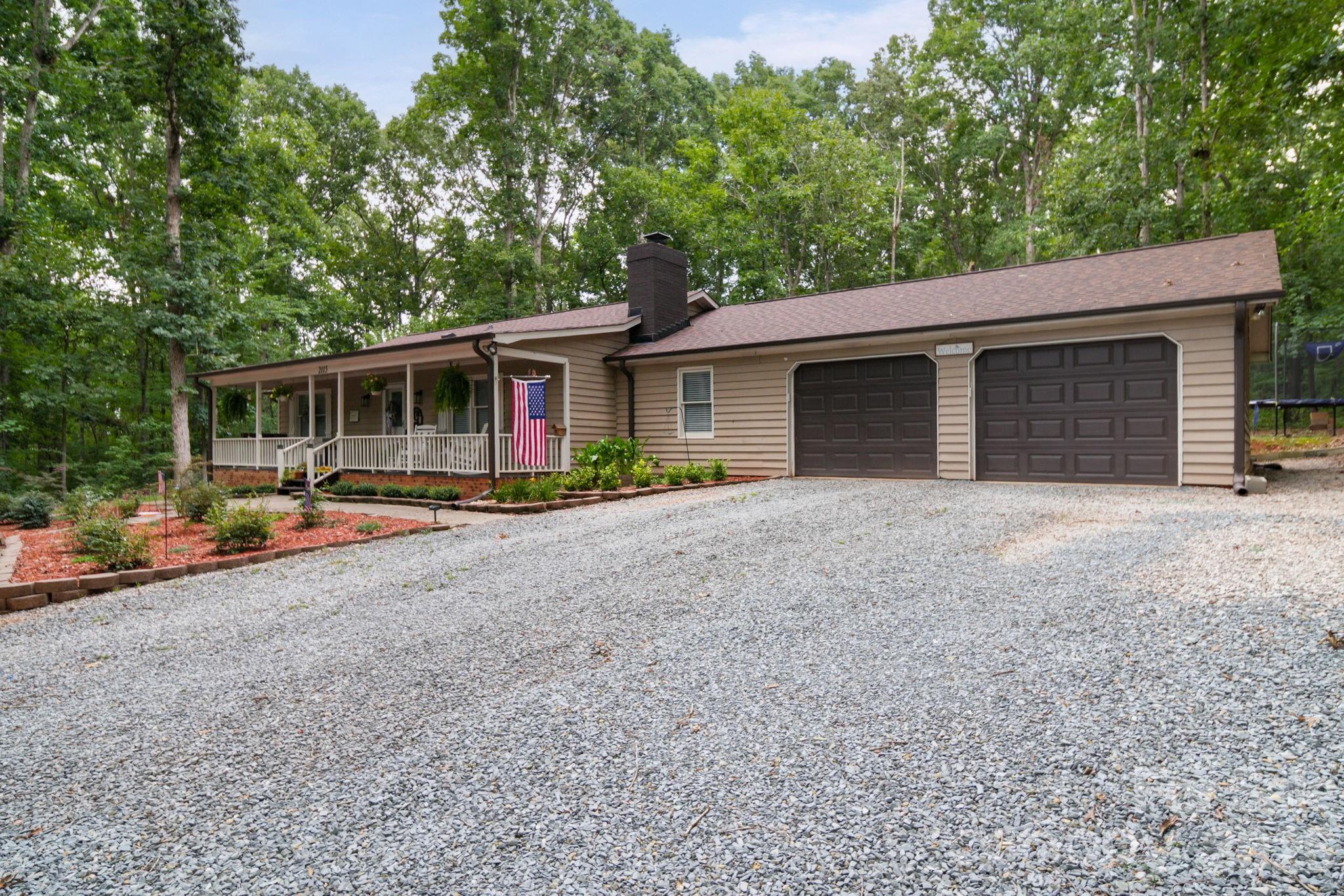 2115 Acorn Lane Property Photo 4