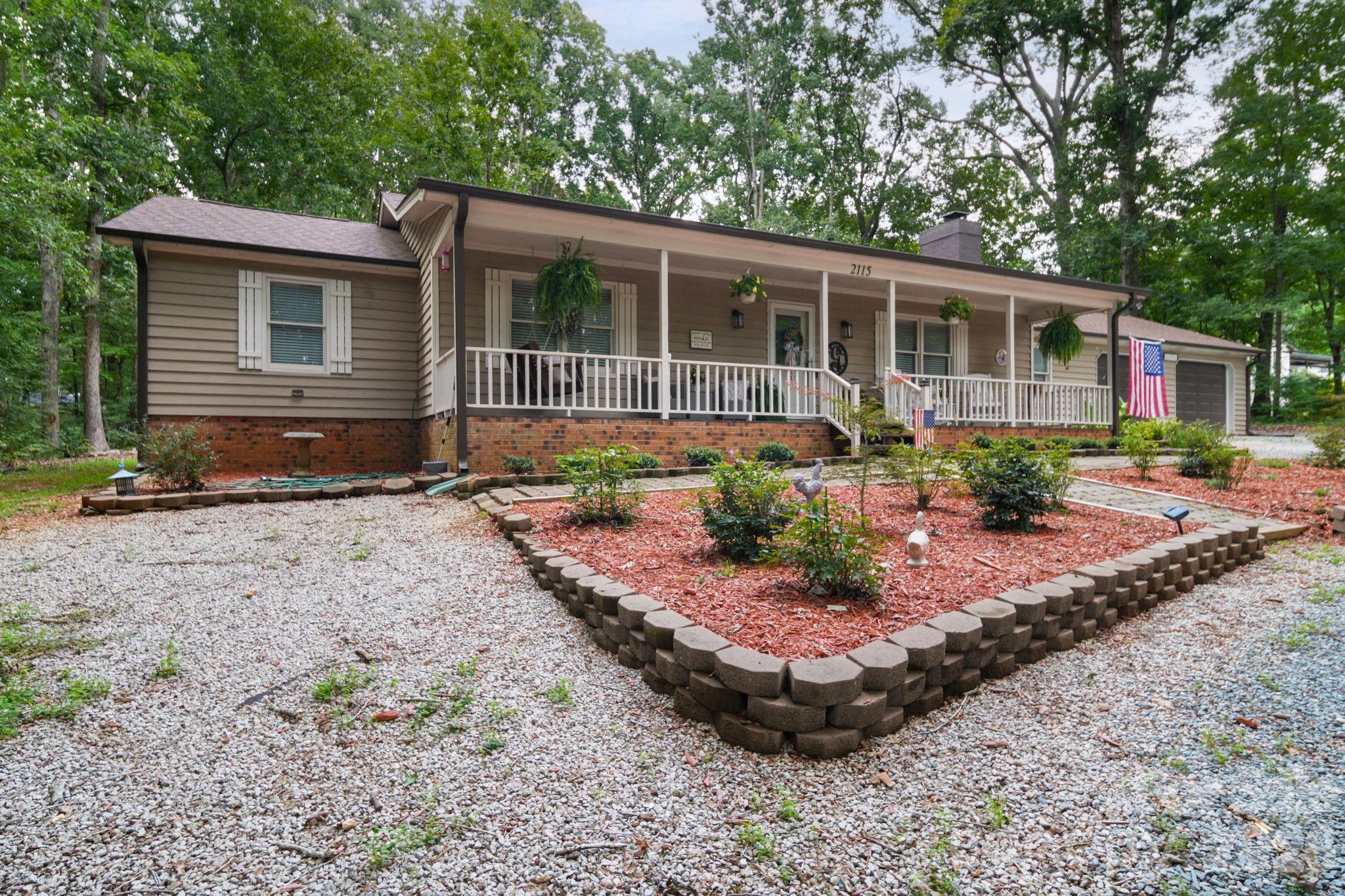 2115 Acorn Lane Property Photo 5