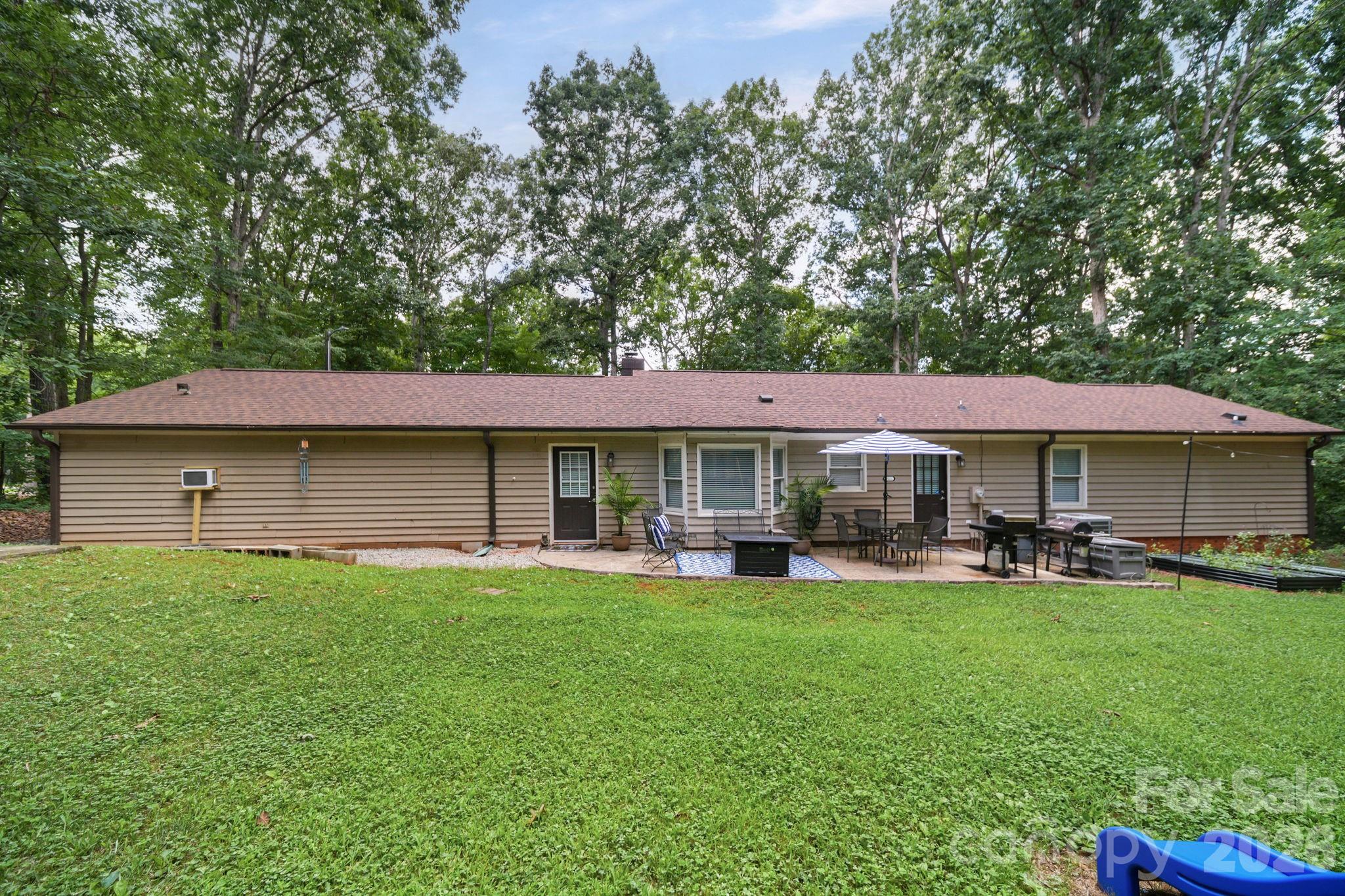 2115 Acorn Lane Property Photo 6