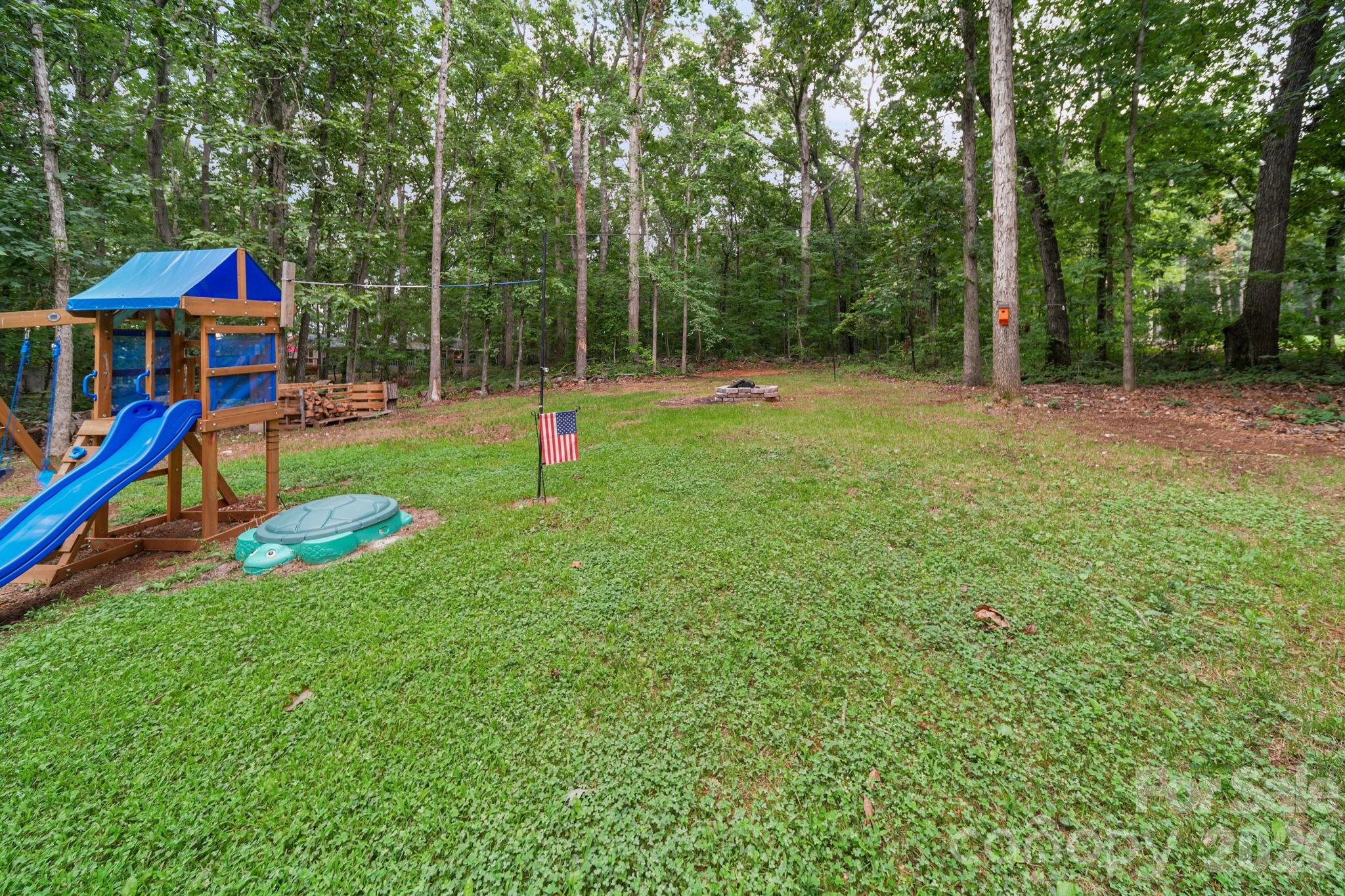 2115 Acorn Lane Property Photo 10