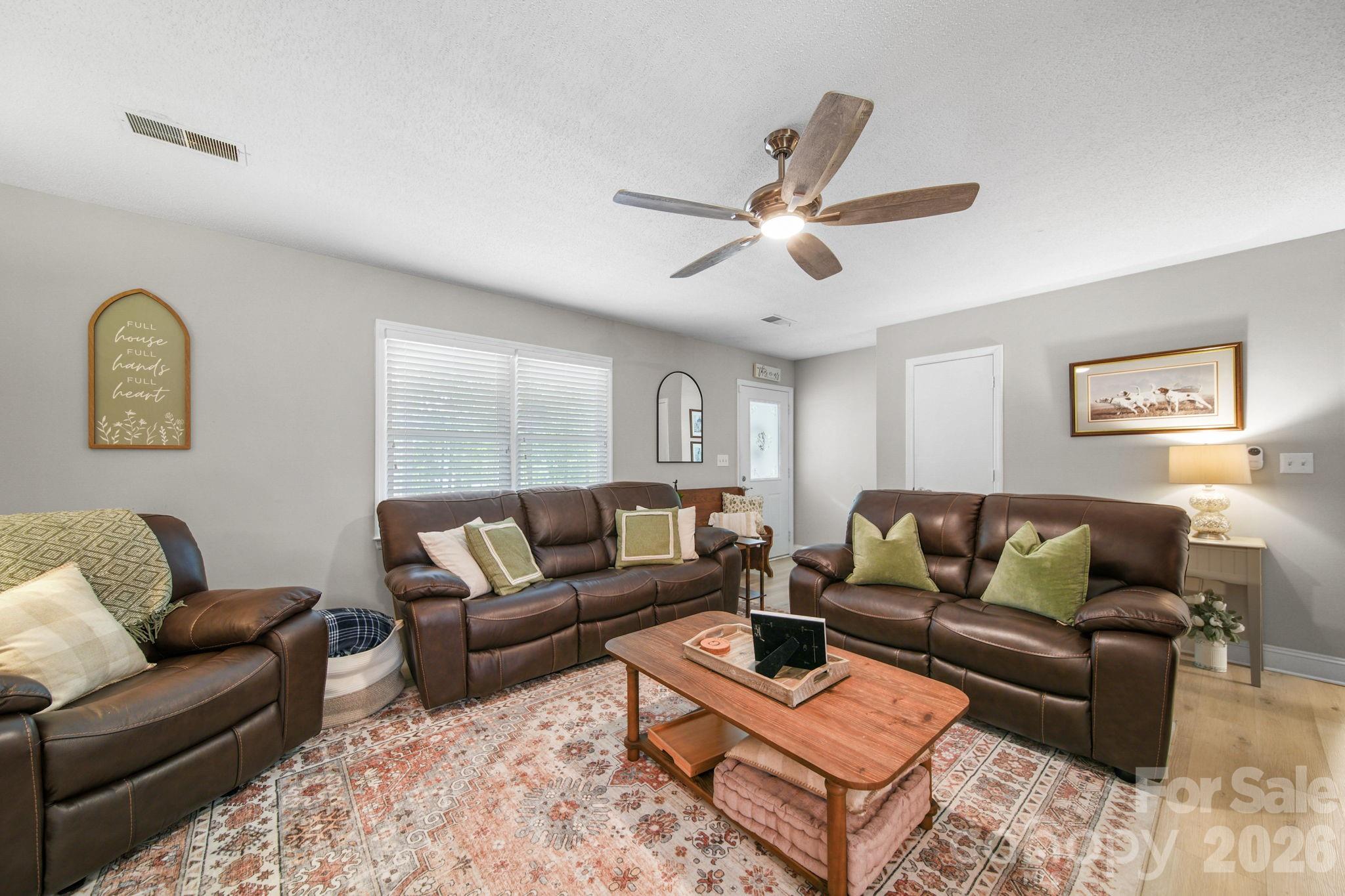 2115 Acorn Lane Property Photo 16