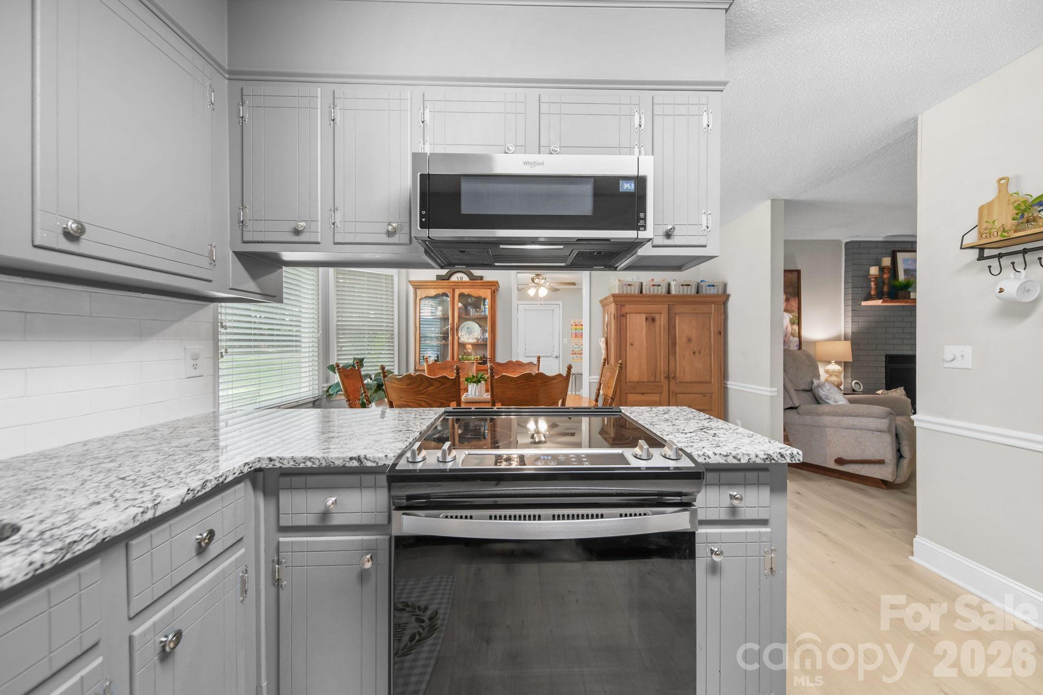 2115 Acorn Lane Property Photo 18