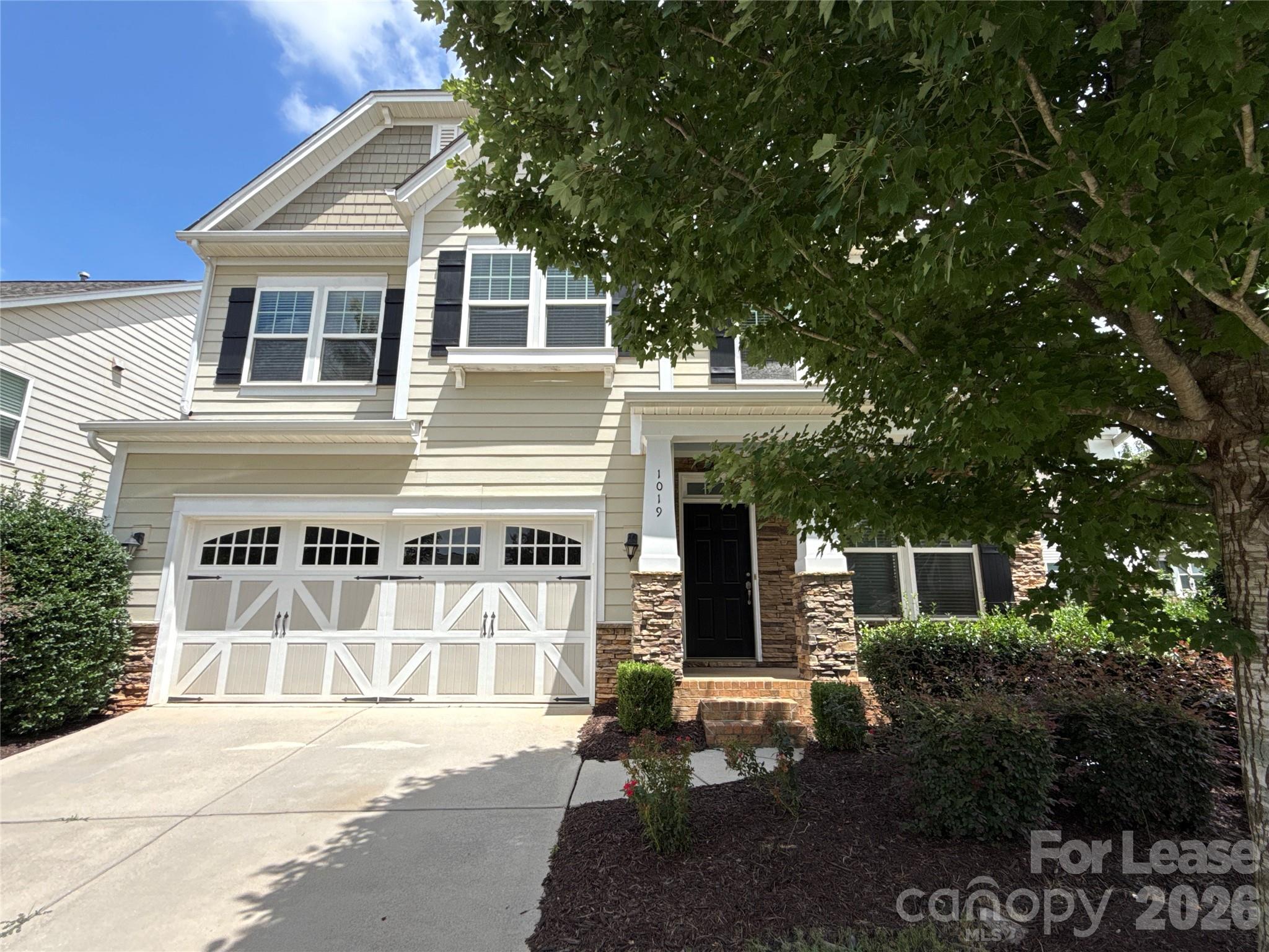 1019 Dunhill Lane Property Photo 1