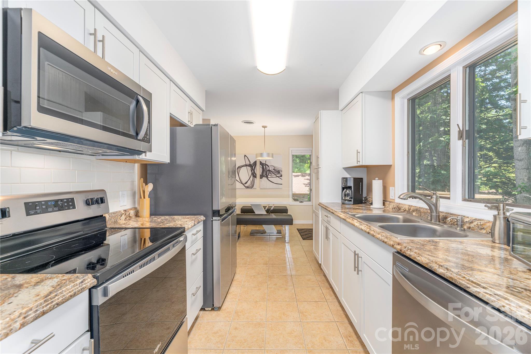 204 Live Oak Lane Property Photo 13