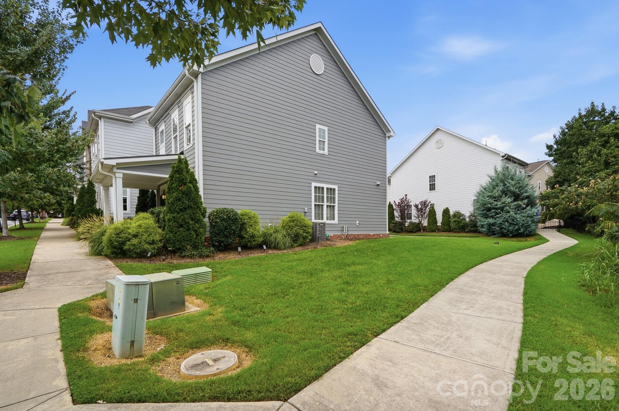 9406 Kings Parade Boulevard Property Photo 7
