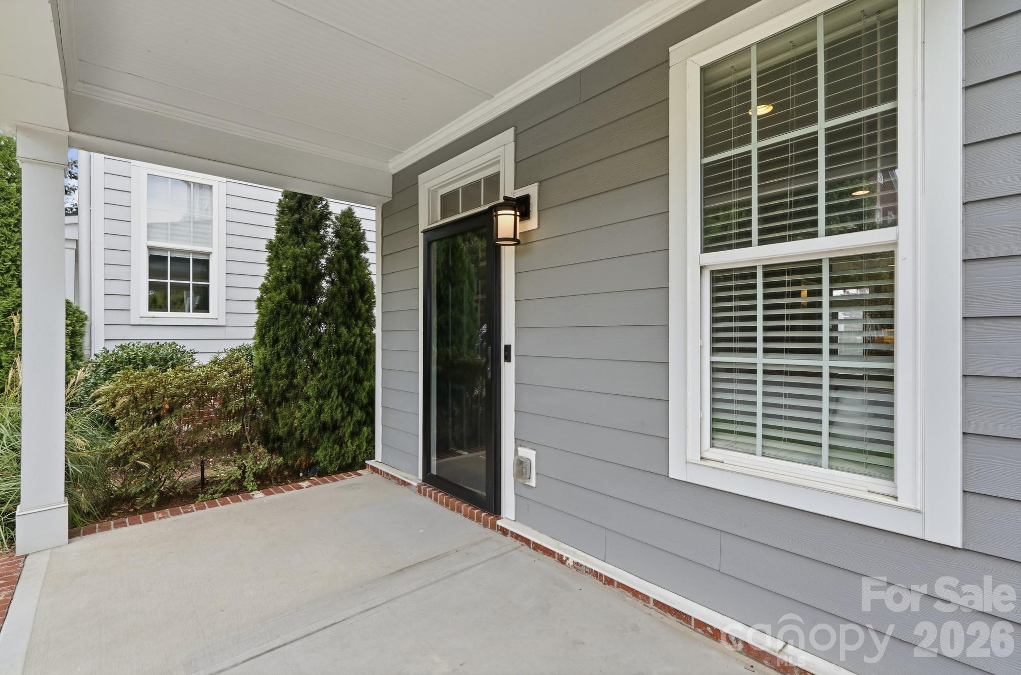9406 Kings Parade Boulevard Property Photo 9