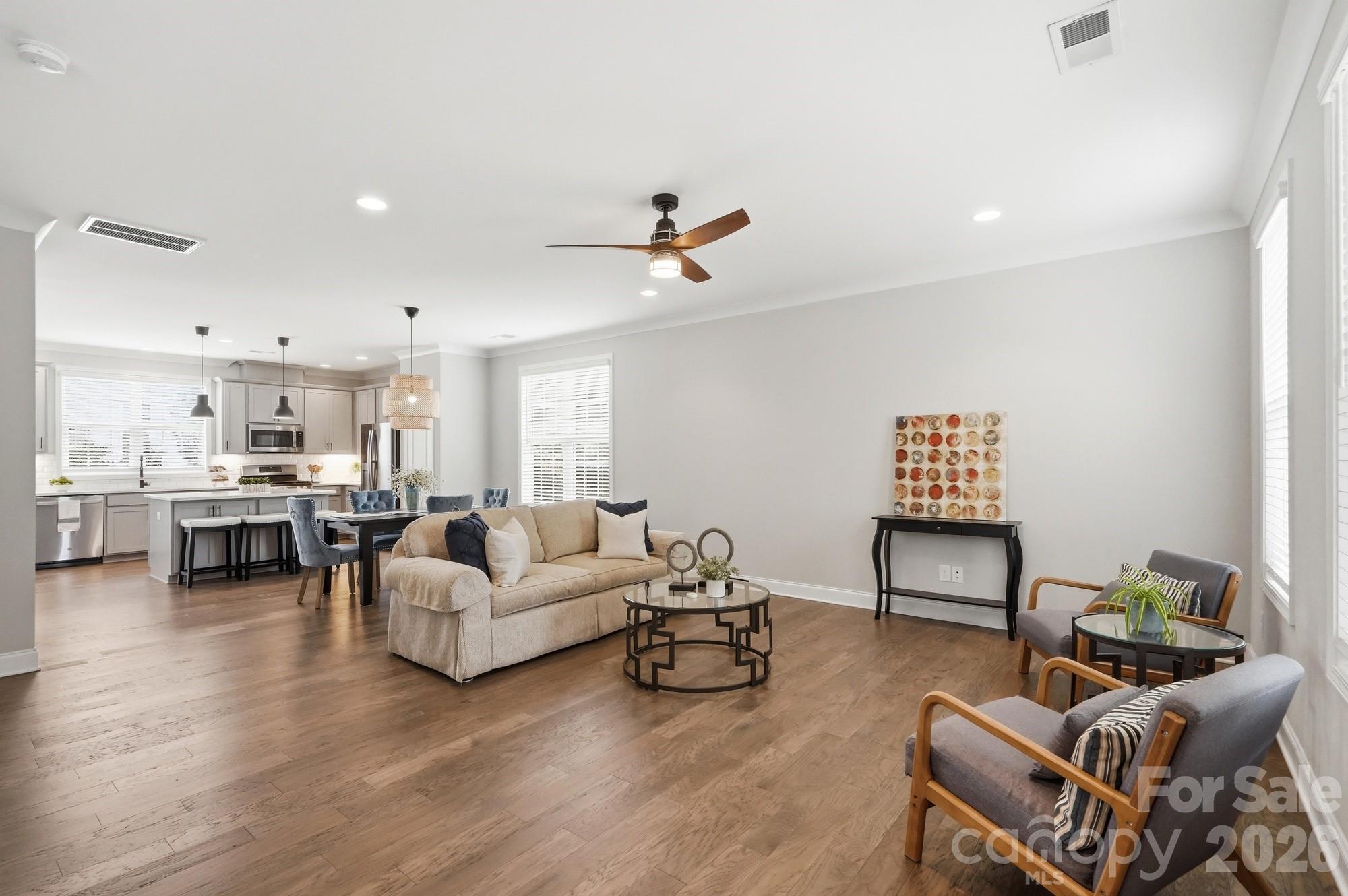 9406 Kings Parade Boulevard Property Photo 10