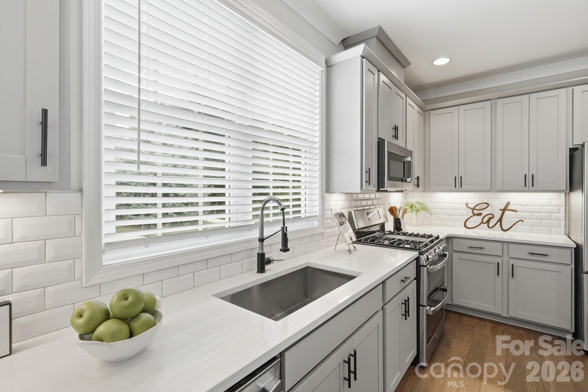 9406 Kings Parade Boulevard Property Photo 21