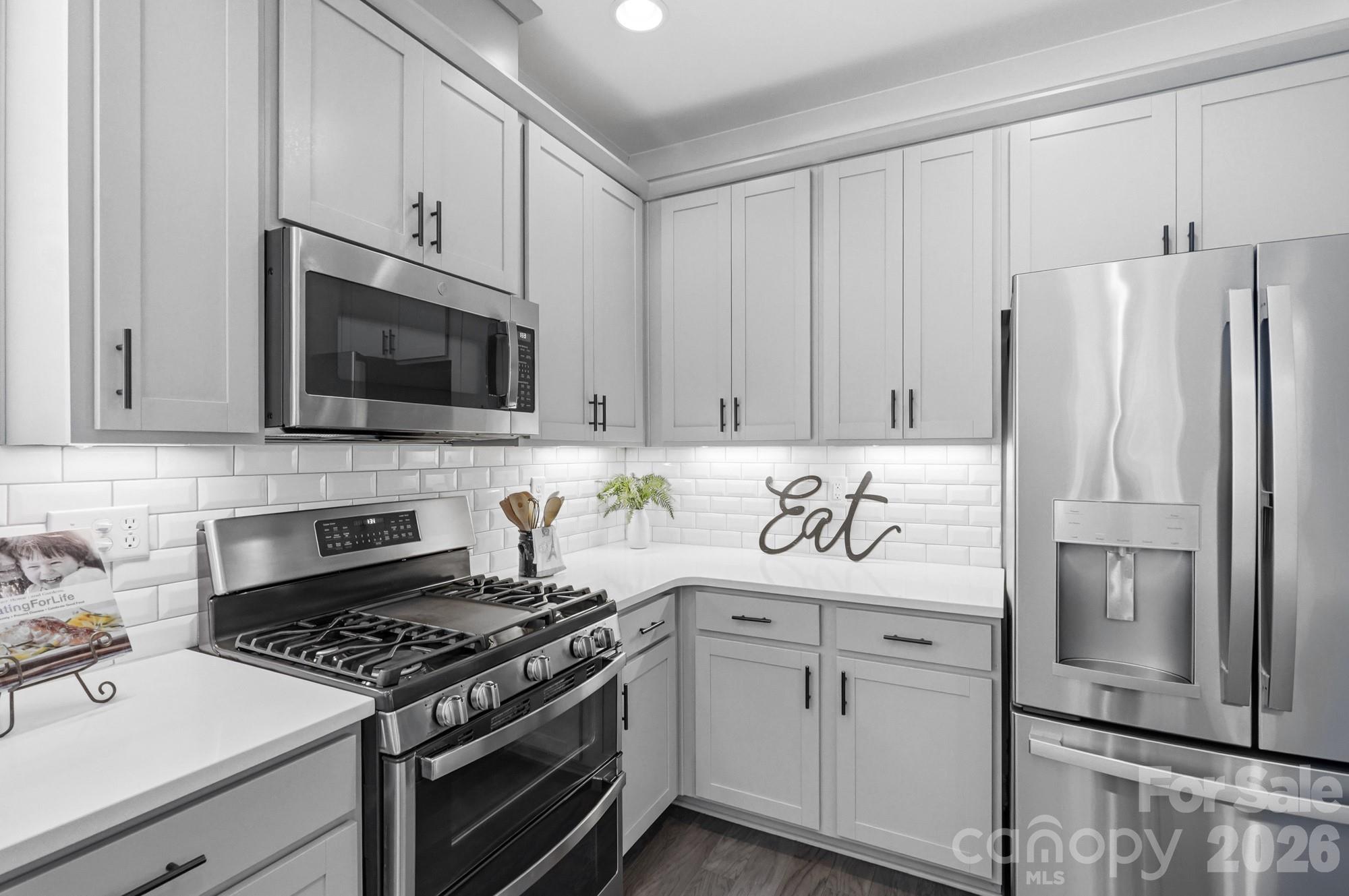 9406 Kings Parade Boulevard Property Photo 22