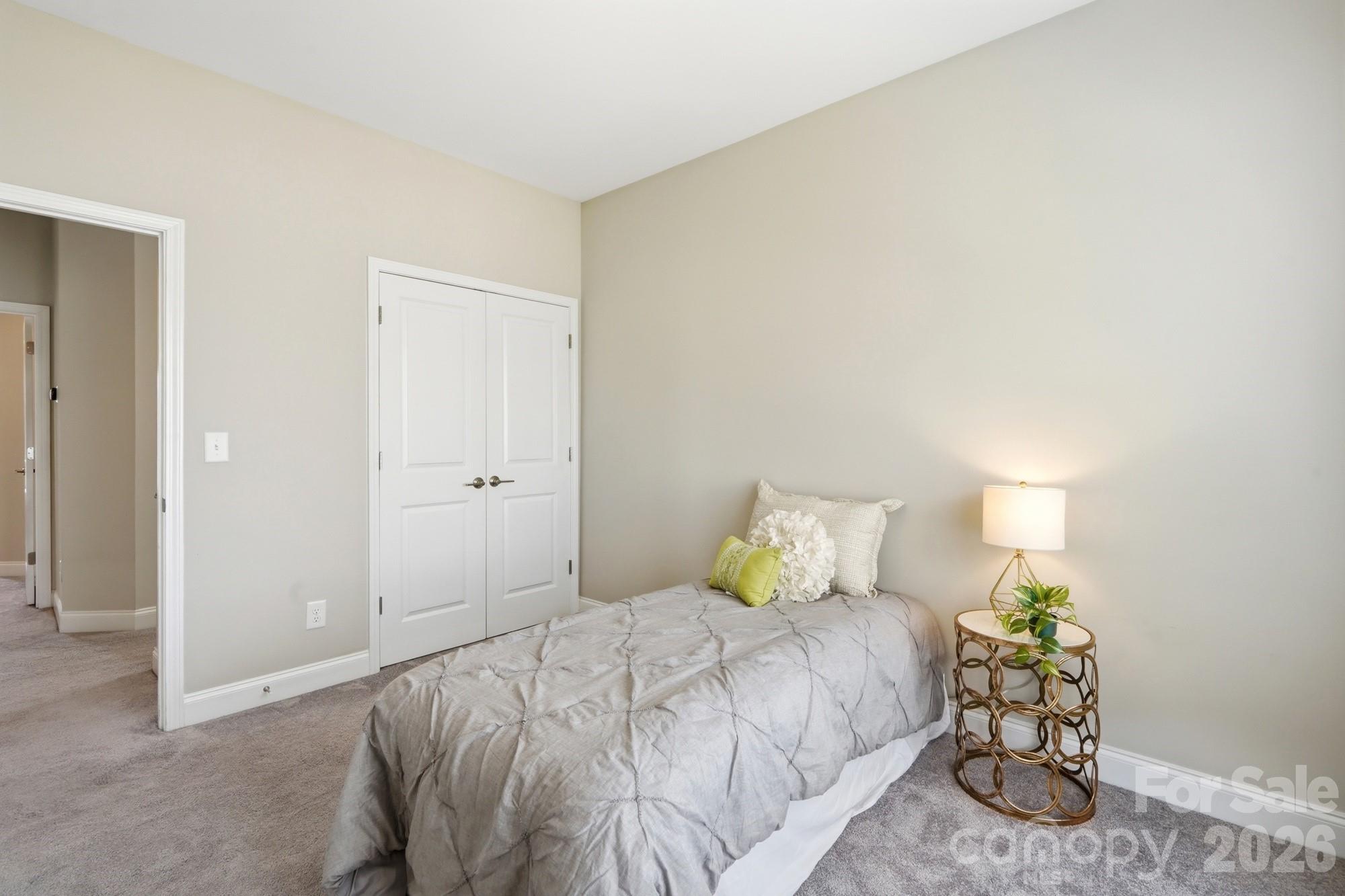 9406 Kings Parade Boulevard Property Photo 23