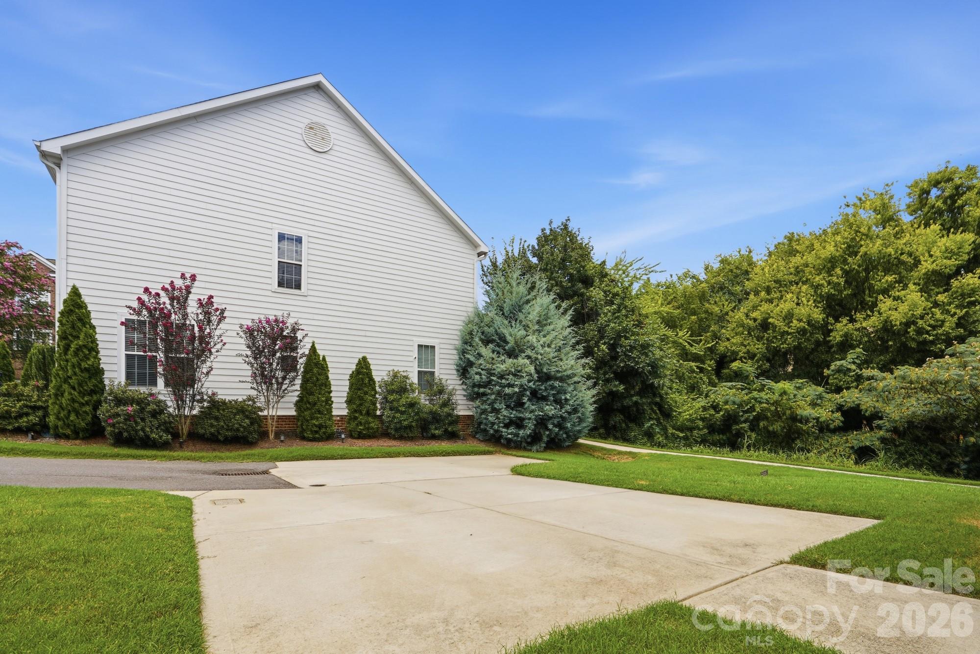 9406 Kings Parade Boulevard Property Photo 42