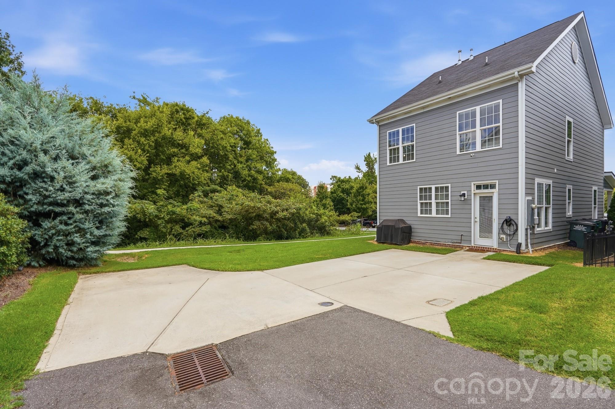9406 Kings Parade Boulevard Property Photo 43