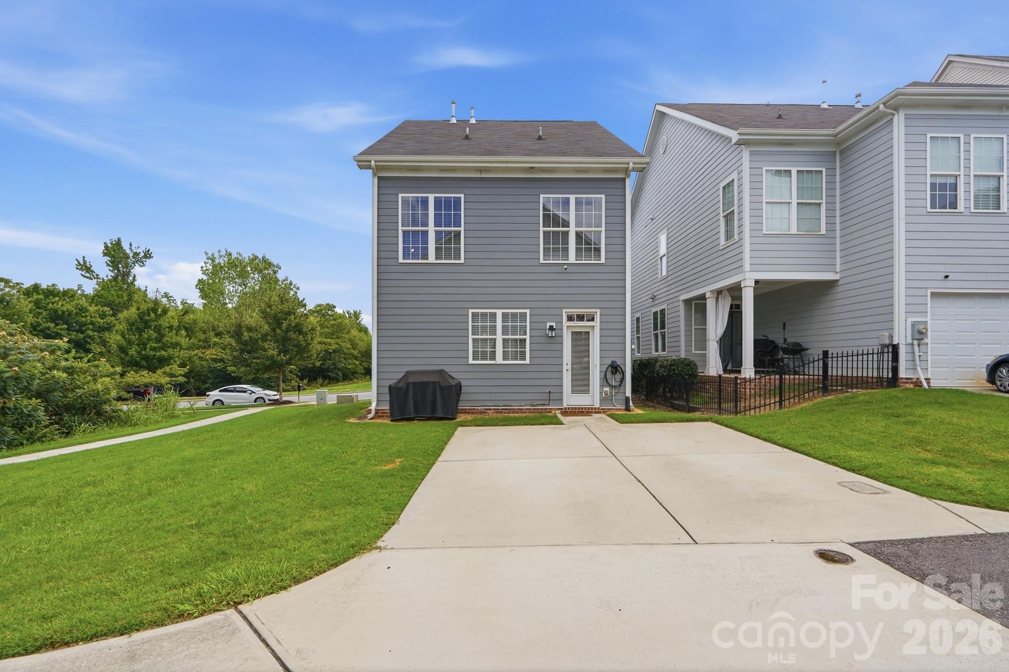 9406 Kings Parade Boulevard Property Photo 44