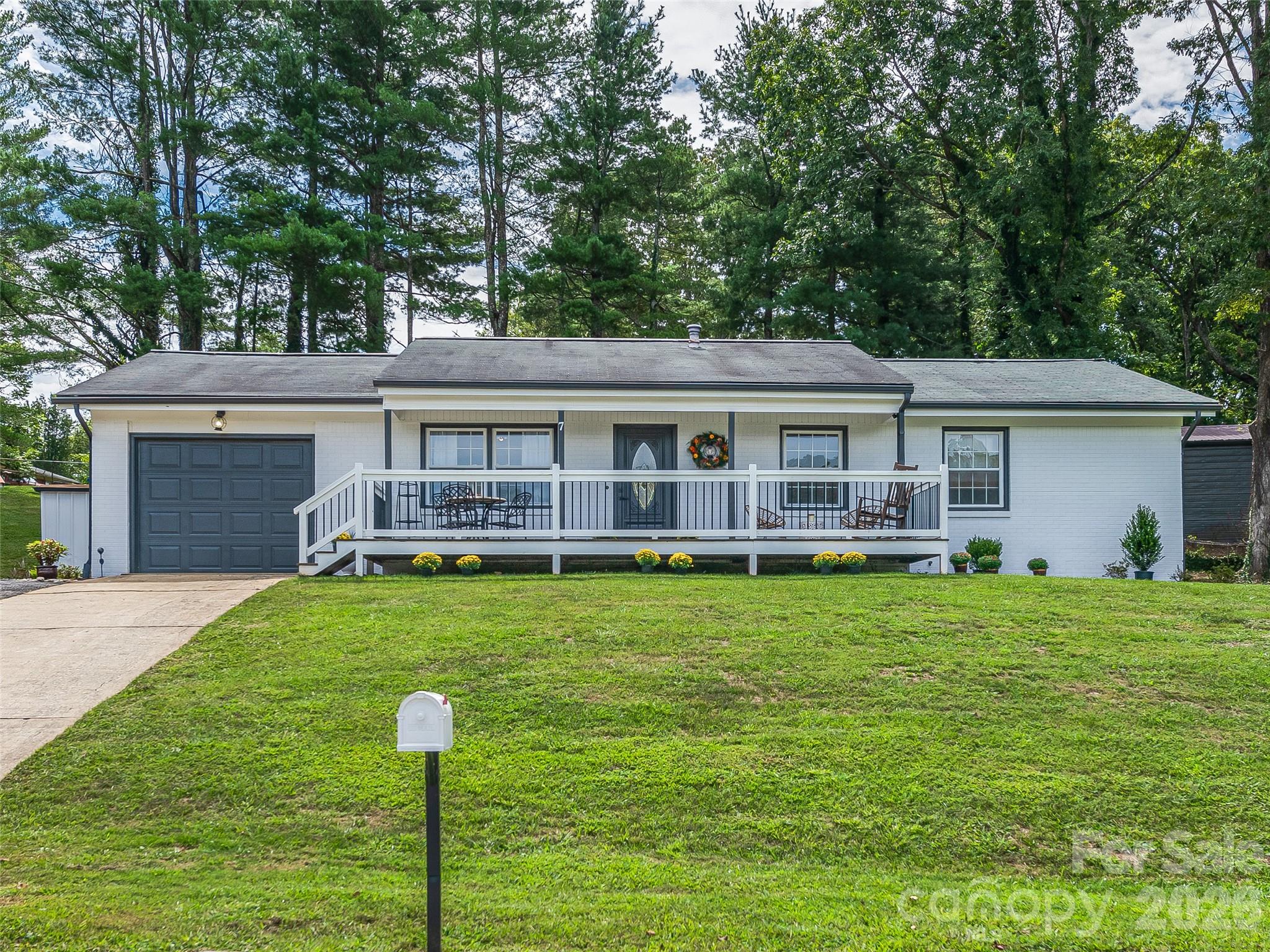 7 Southwicke Drive Property Photo 1