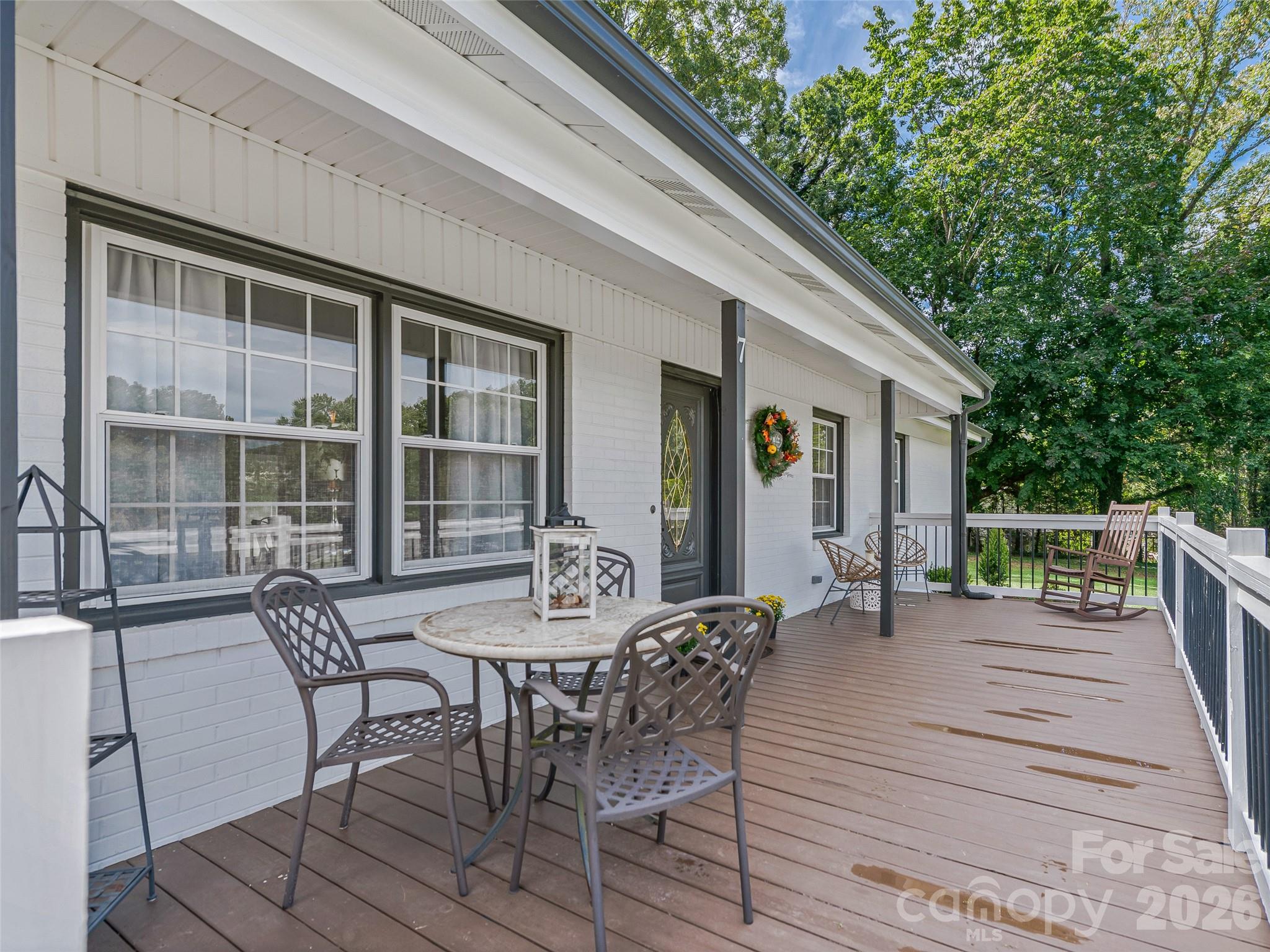 7 Southwicke Drive Property Photo 3