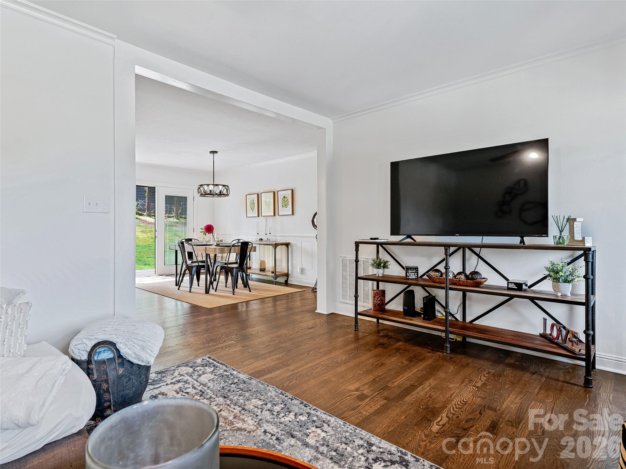 7 Southwicke Drive Property Photo 7