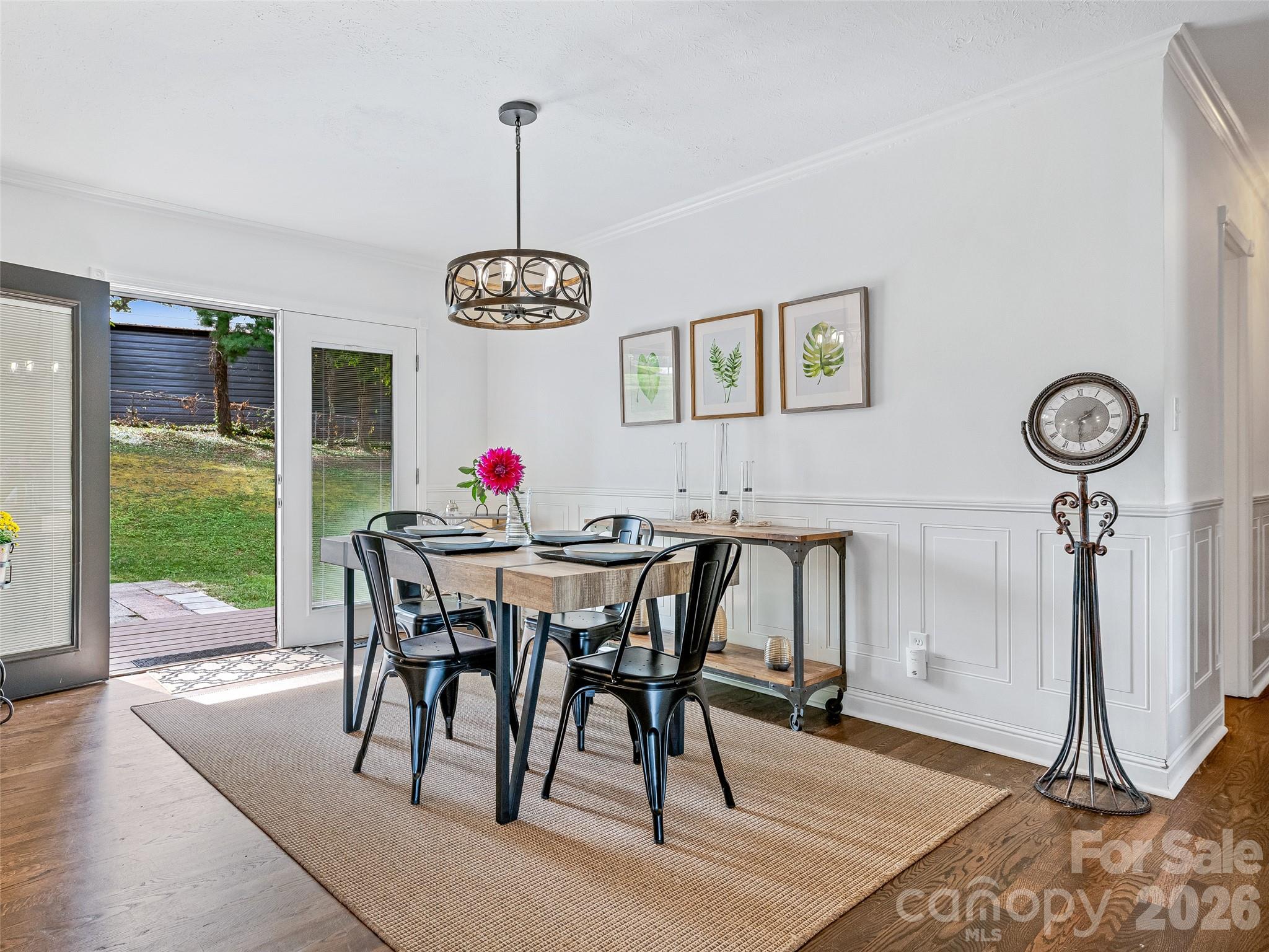 7 Southwicke Drive Property Photo 9