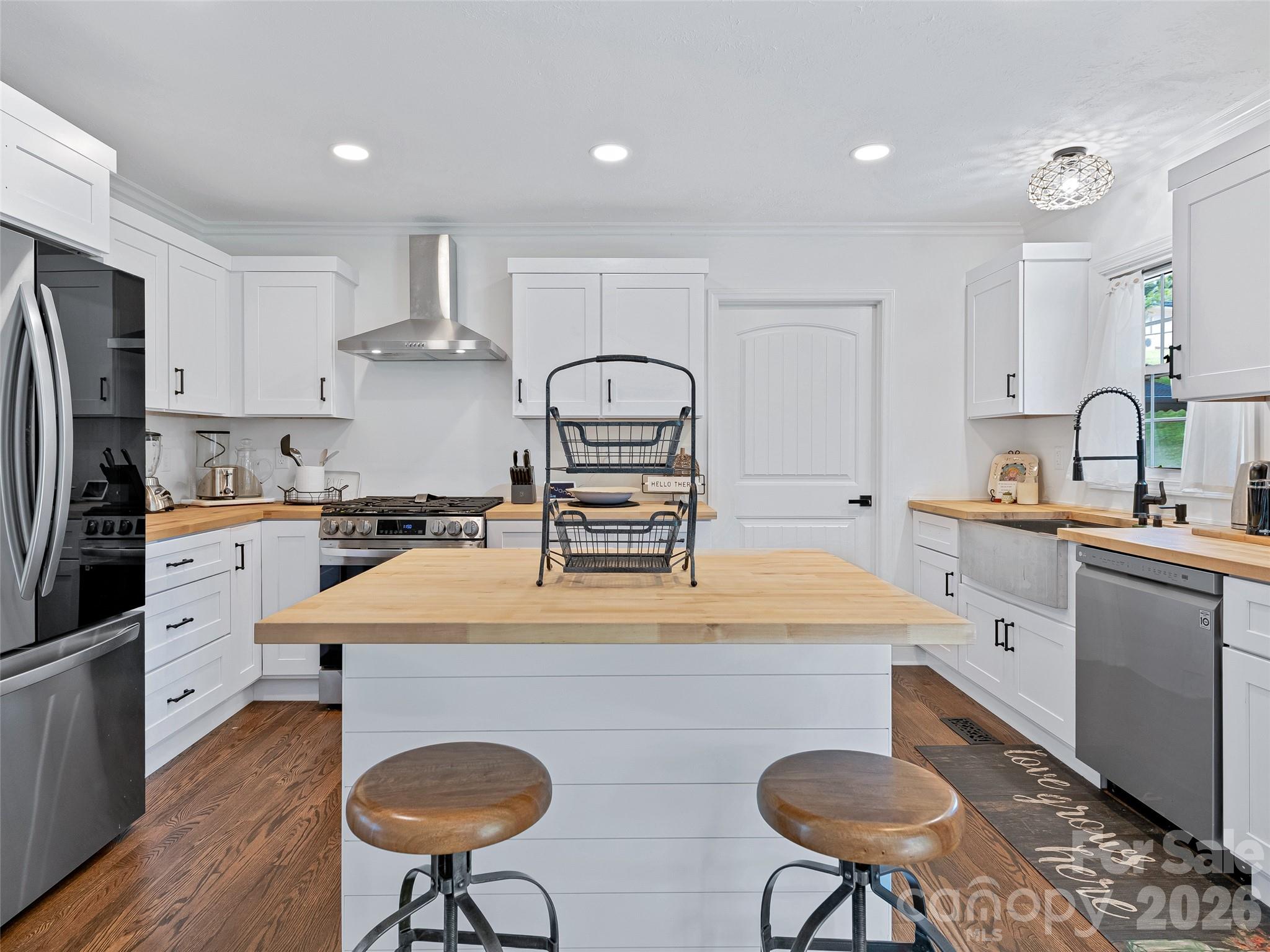 7 Southwicke Drive Property Photo 10