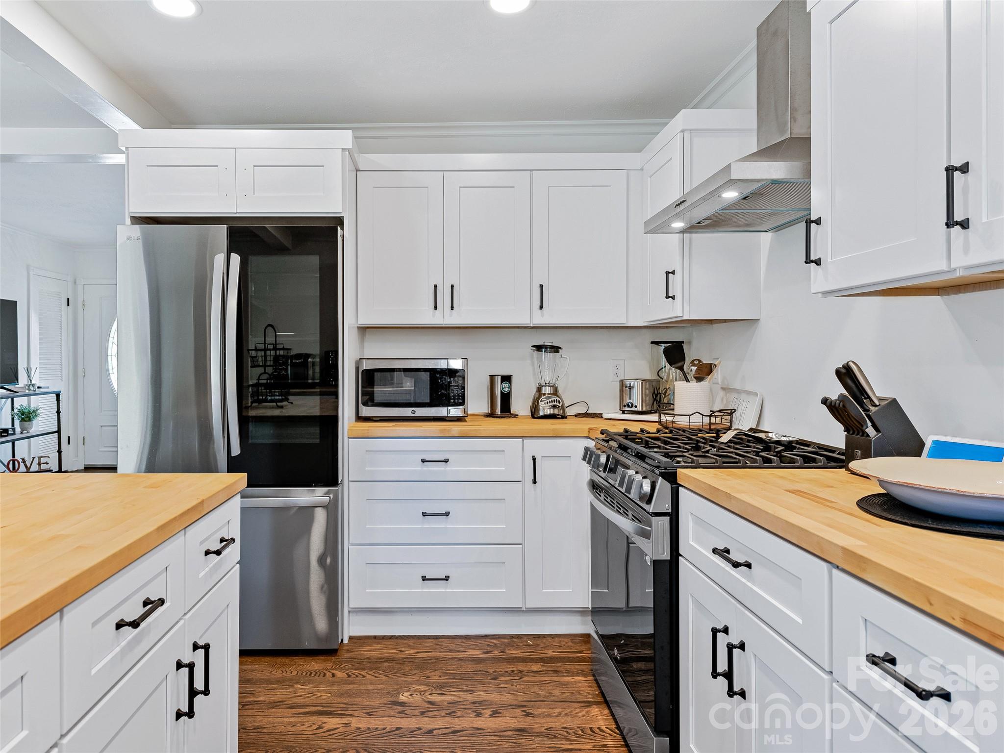 7 Southwicke Drive Property Photo 12