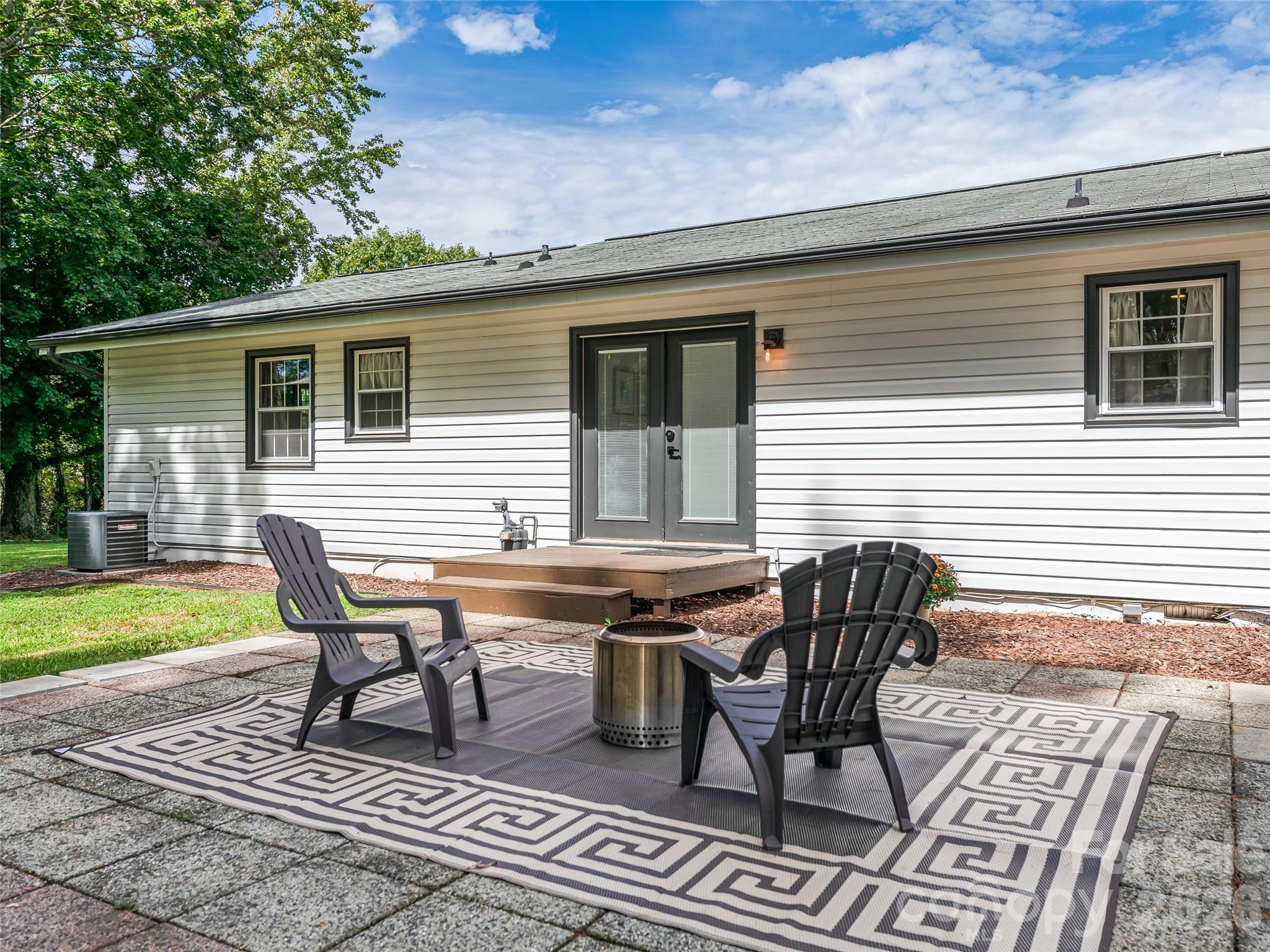 7 Southwicke Drive Property Photo 25