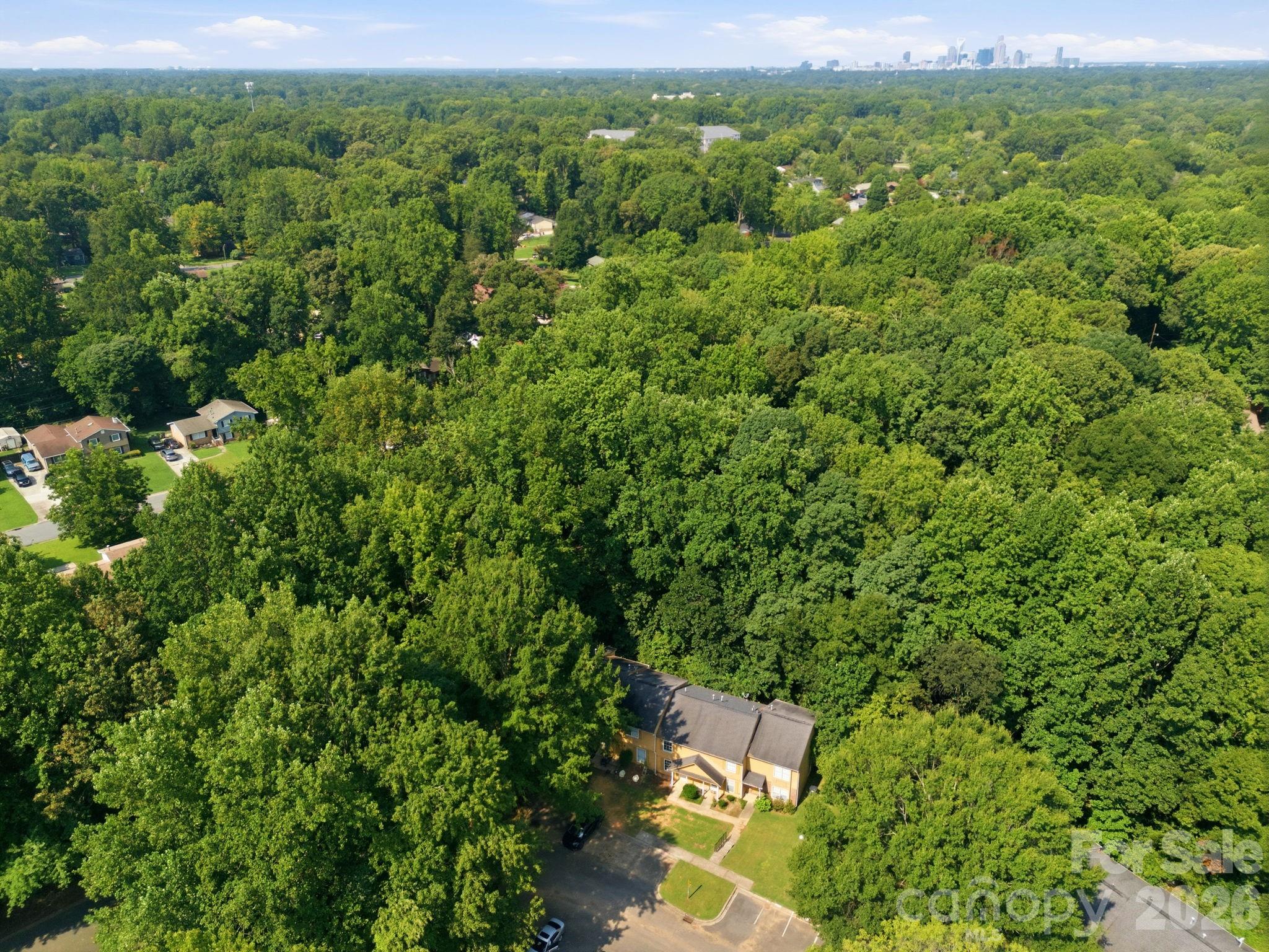 4033 Briarhill Drive Property Photo 3
