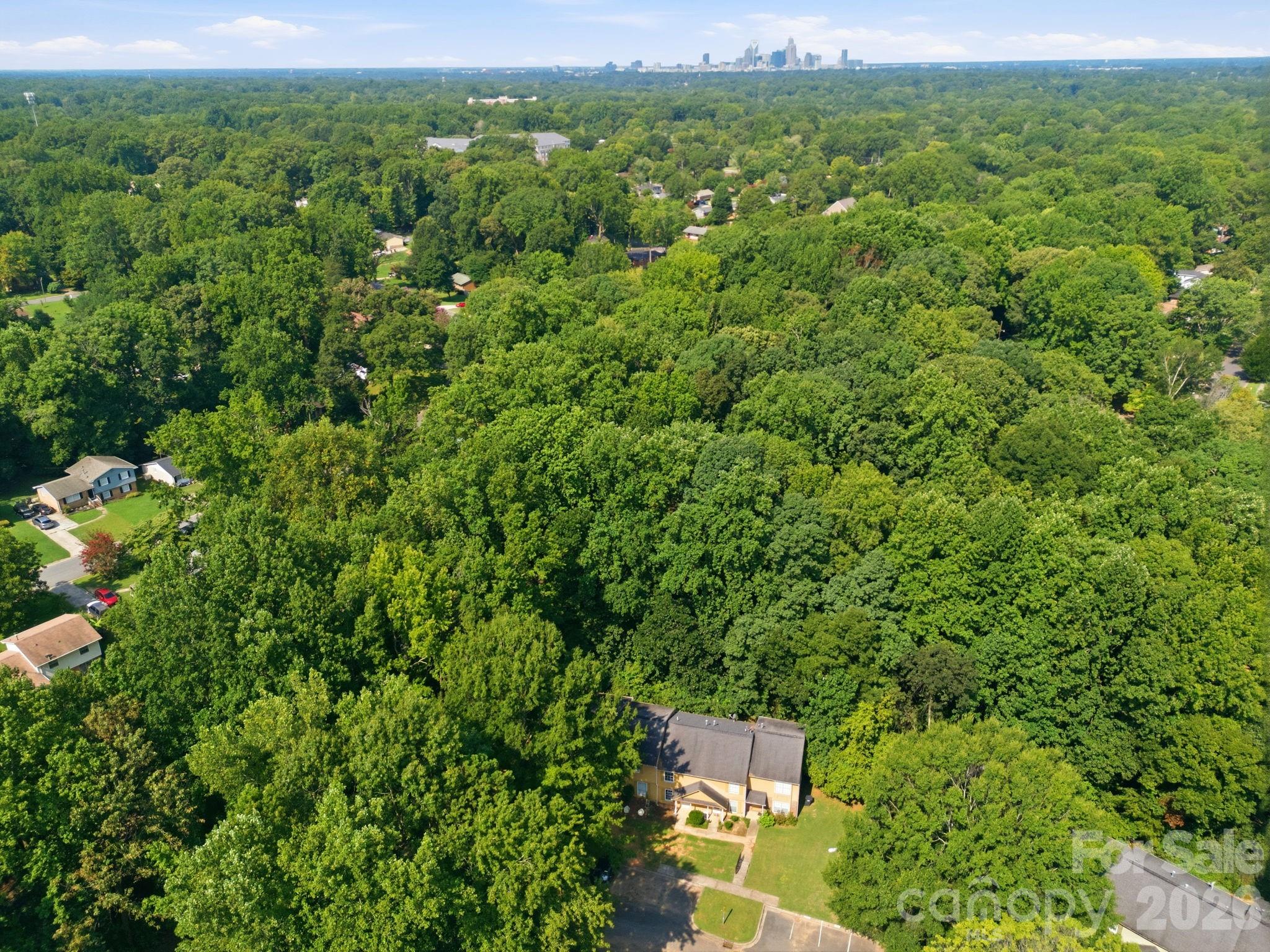 4033 Briarhill Drive Property Photo 4