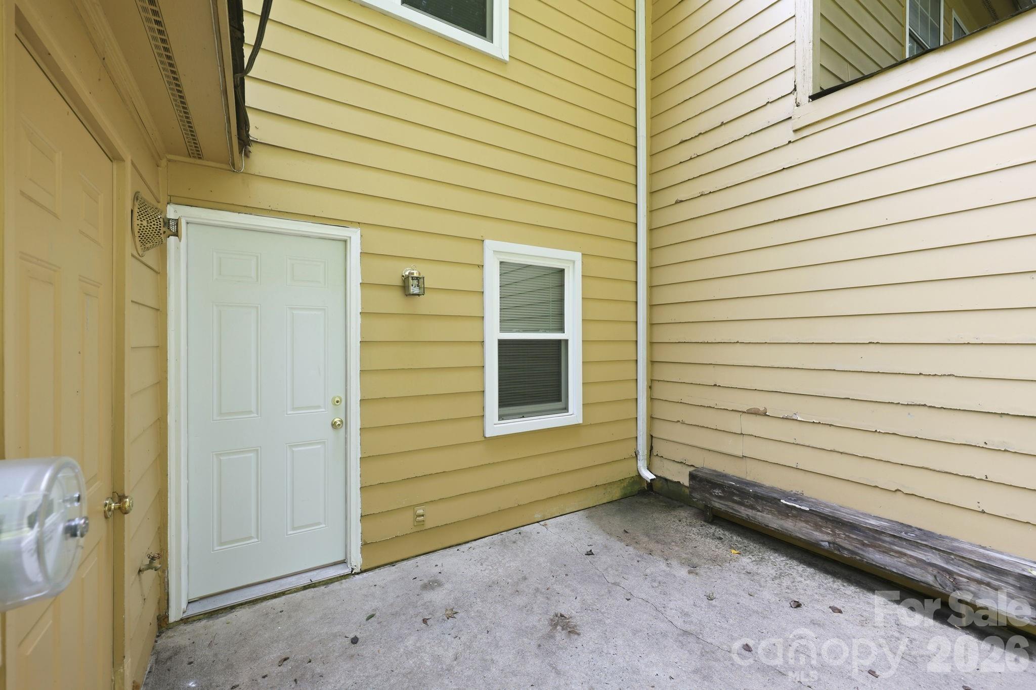 4033 Briarhill Drive Property Photo 9