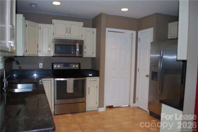 3229 Silver Pond Court Property Photo 5