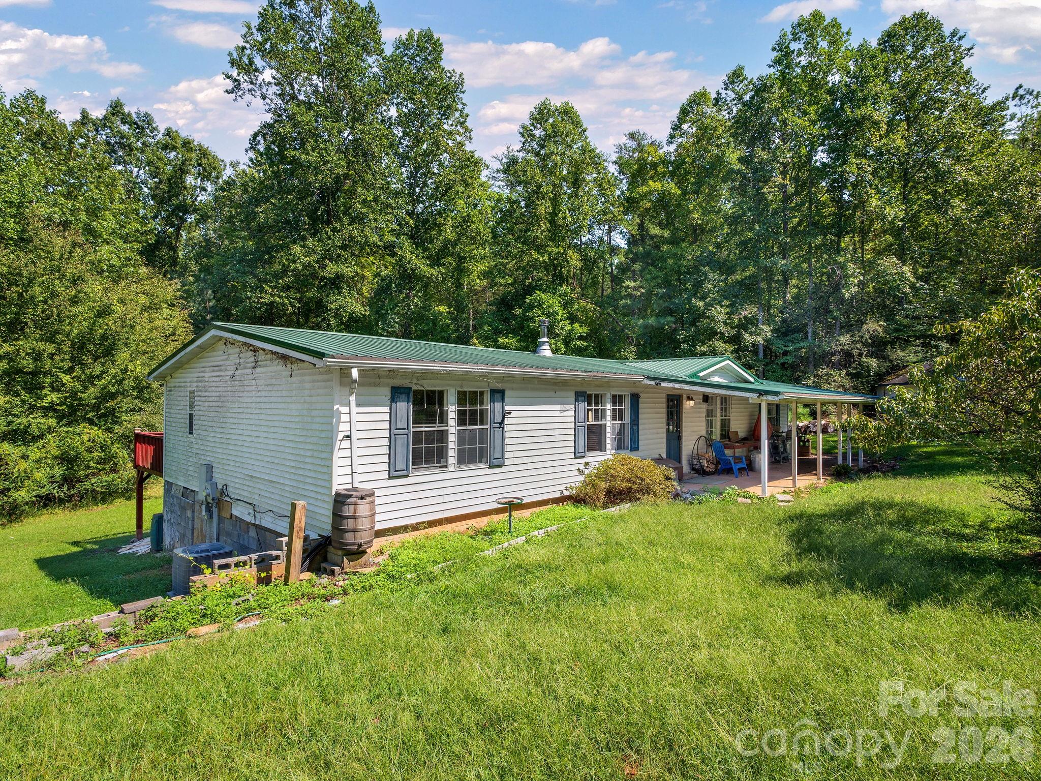 628 Grassy Knob Road Property Photo 1