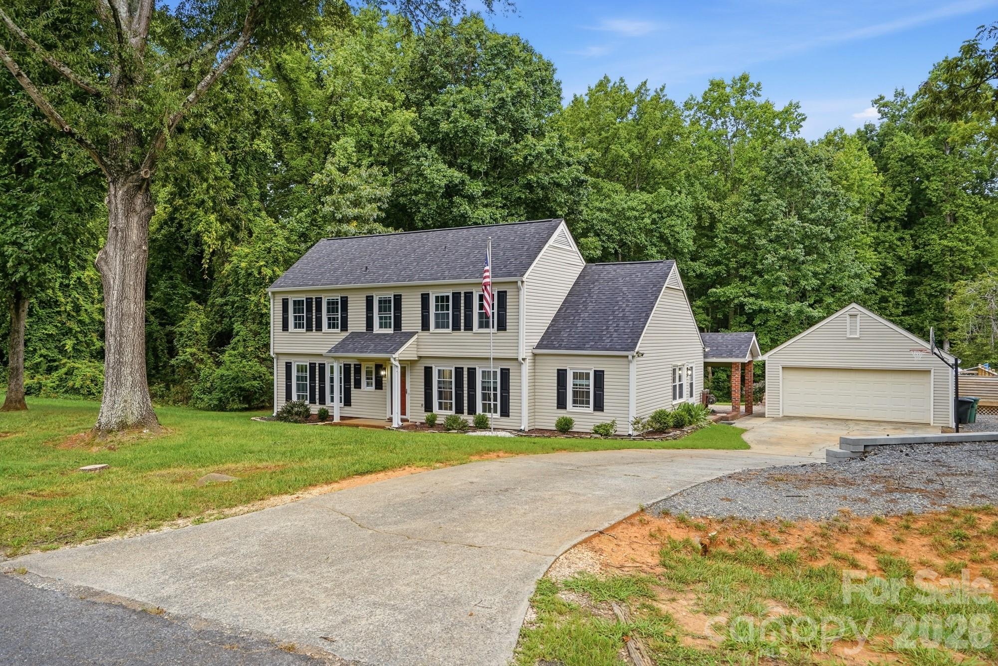 10211 Meadow Hollow Drive Property Photo 2