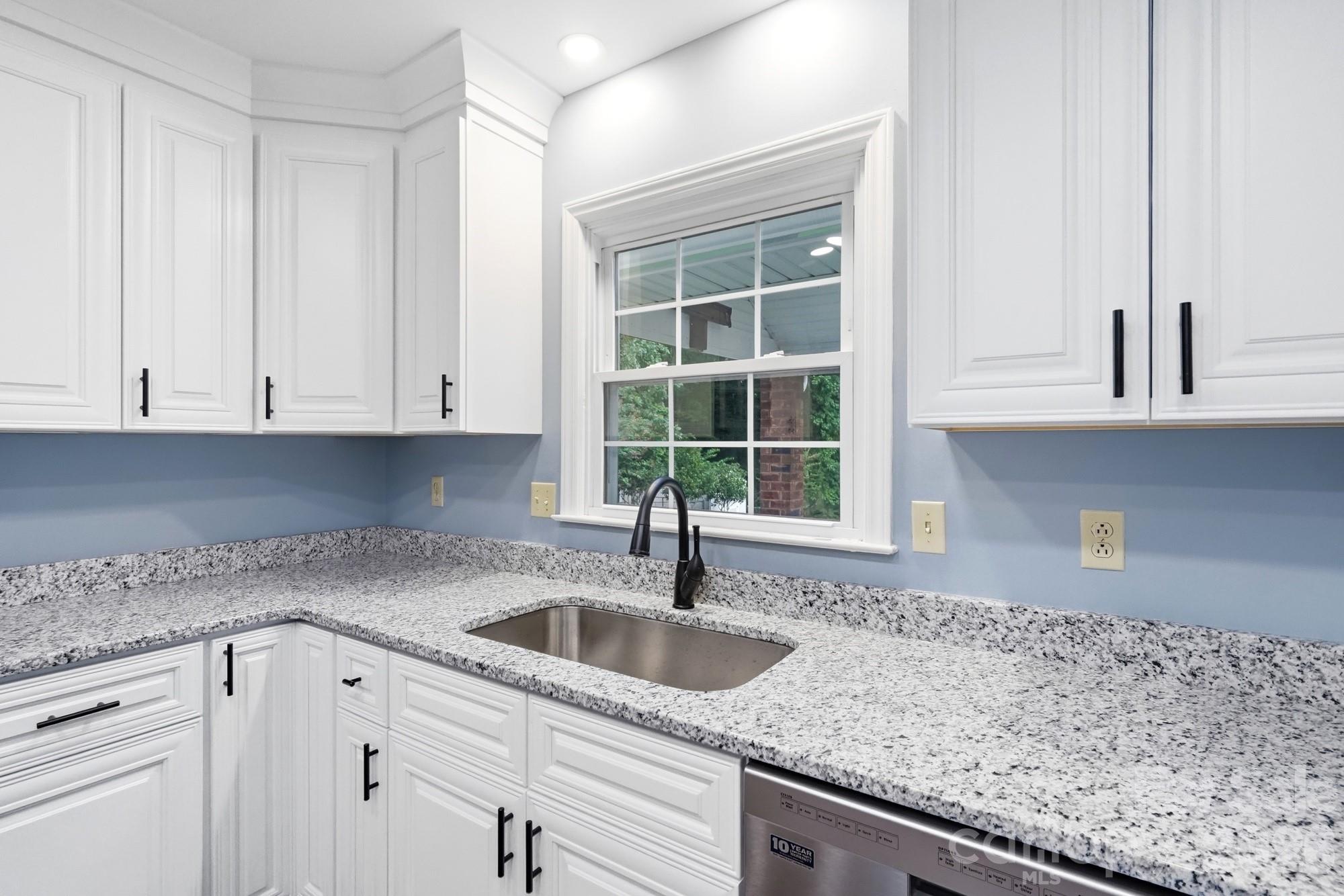 10211 Meadow Hollow Drive Property Photo 10