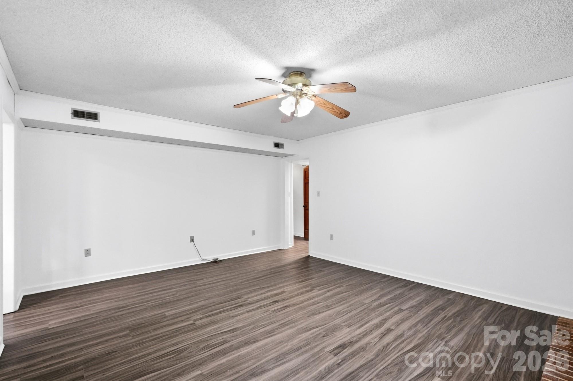 10211 Meadow Hollow Drive Property Photo 14
