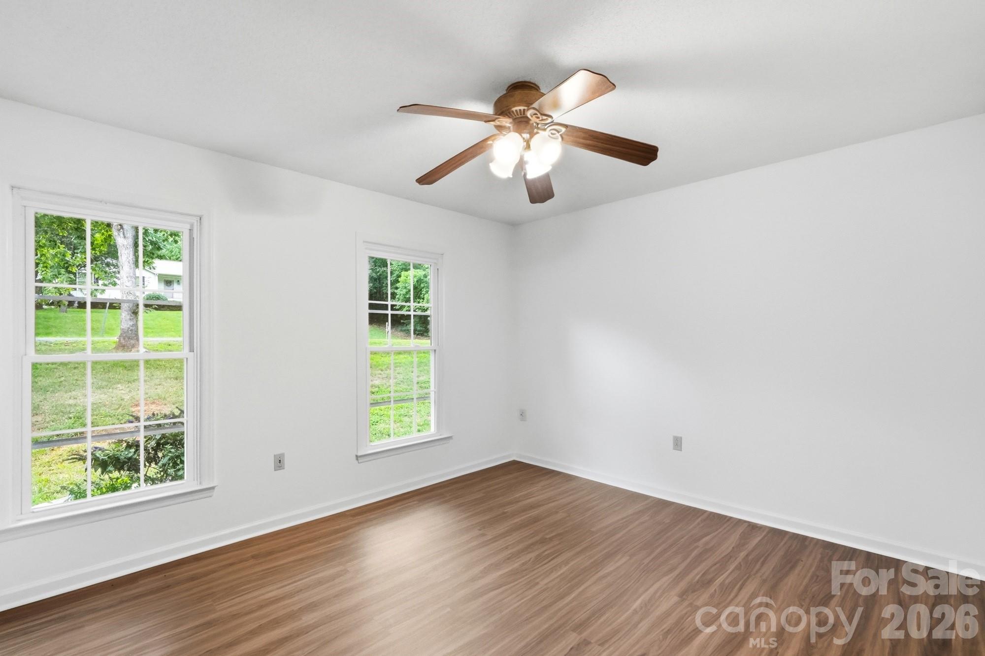 10211 Meadow Hollow Drive Property Photo 16