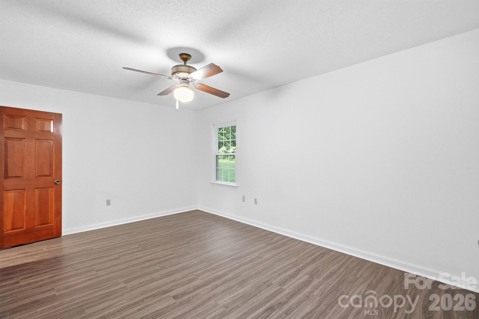 10211 Meadow Hollow Drive Property Photo 21