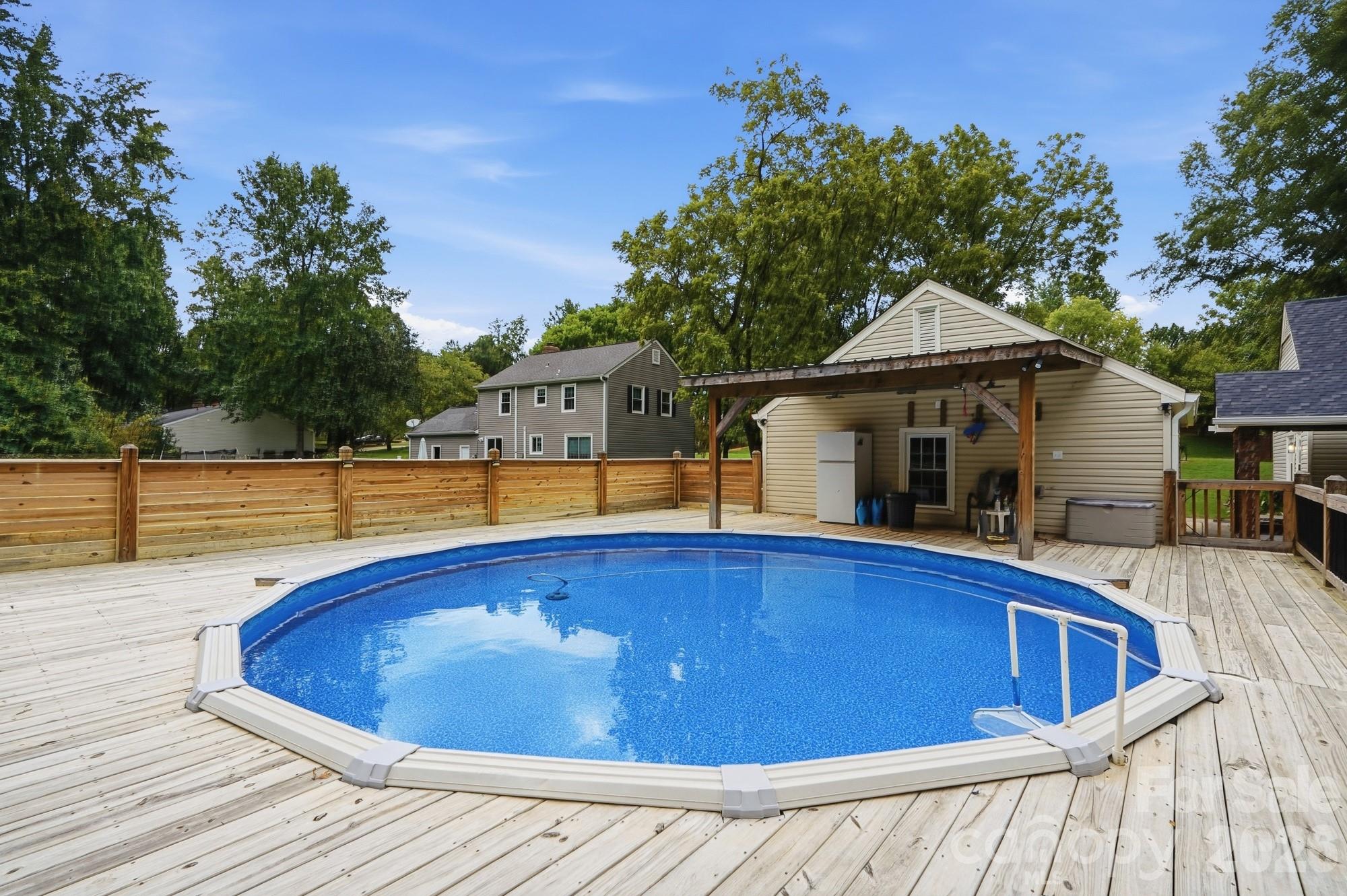 10211 Meadow Hollow Drive Property Photo 32