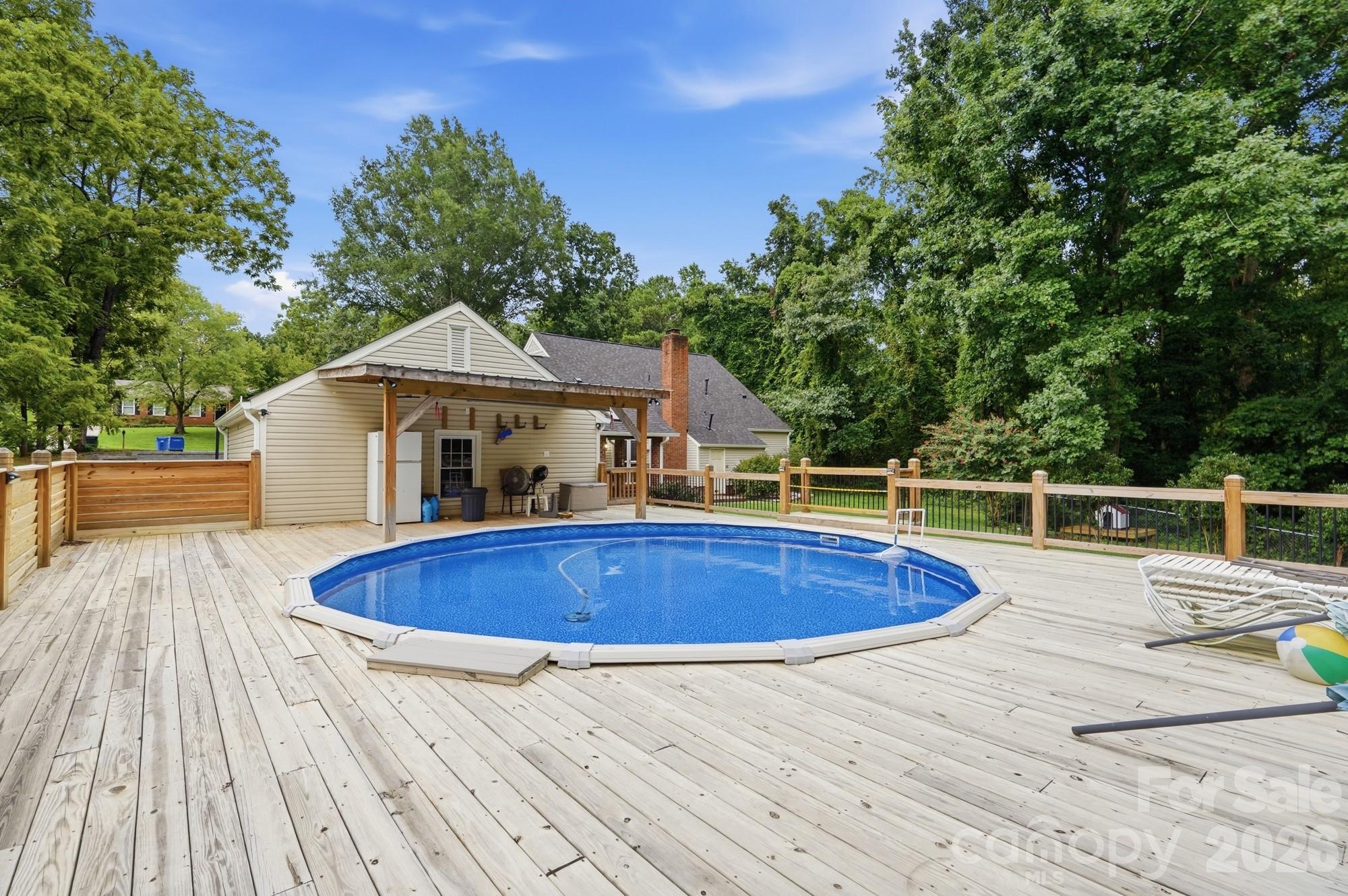 10211 Meadow Hollow Drive Property Photo 33