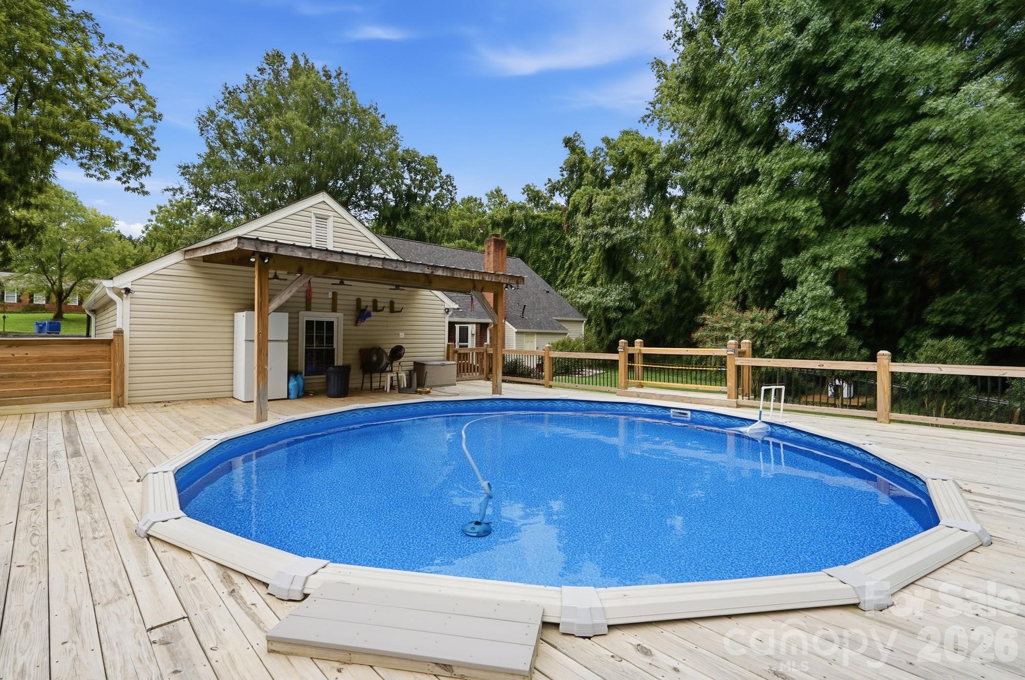 10211 Meadow Hollow Drive Property Photo 34