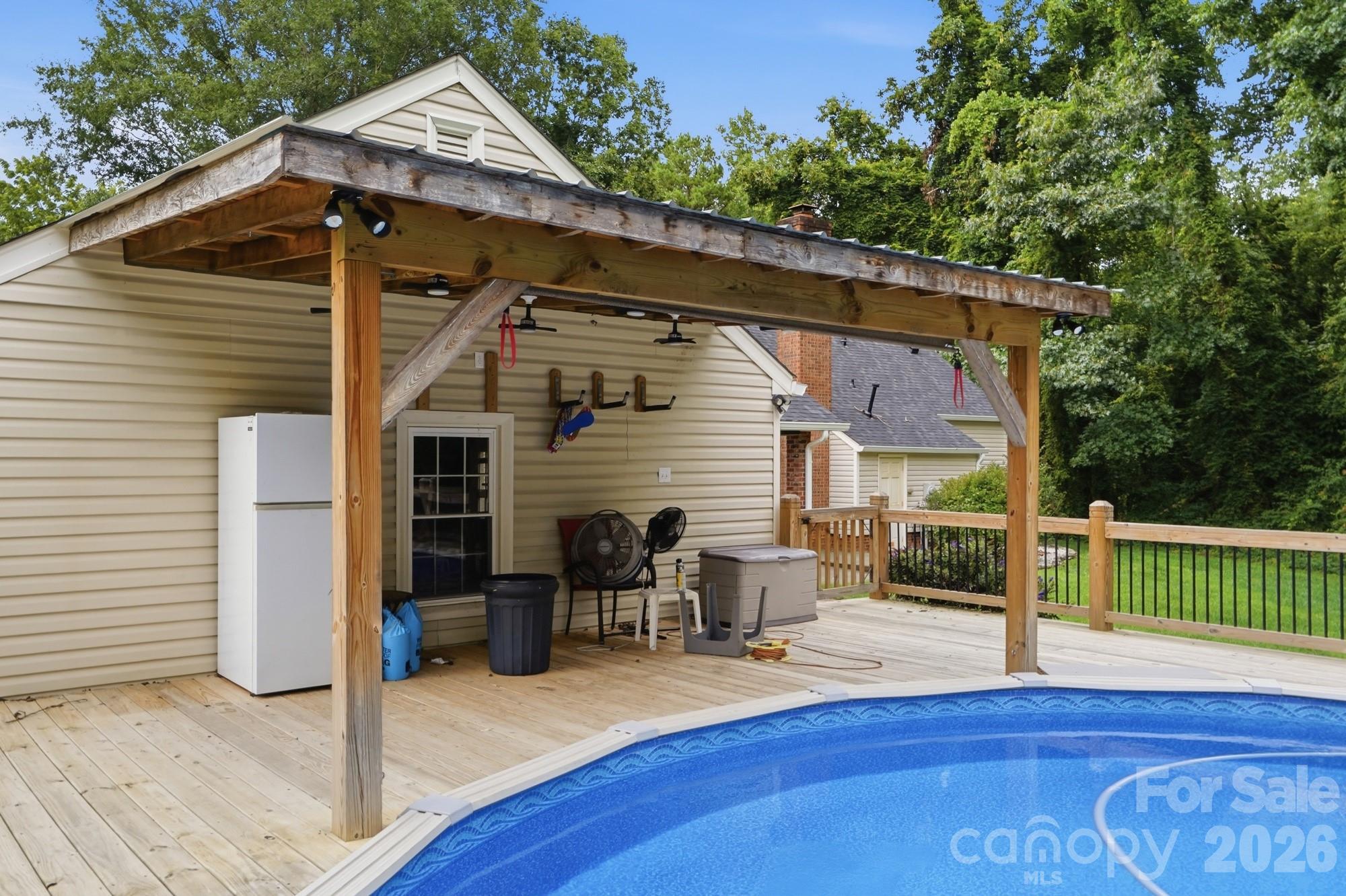 10211 Meadow Hollow Drive Property Photo 35