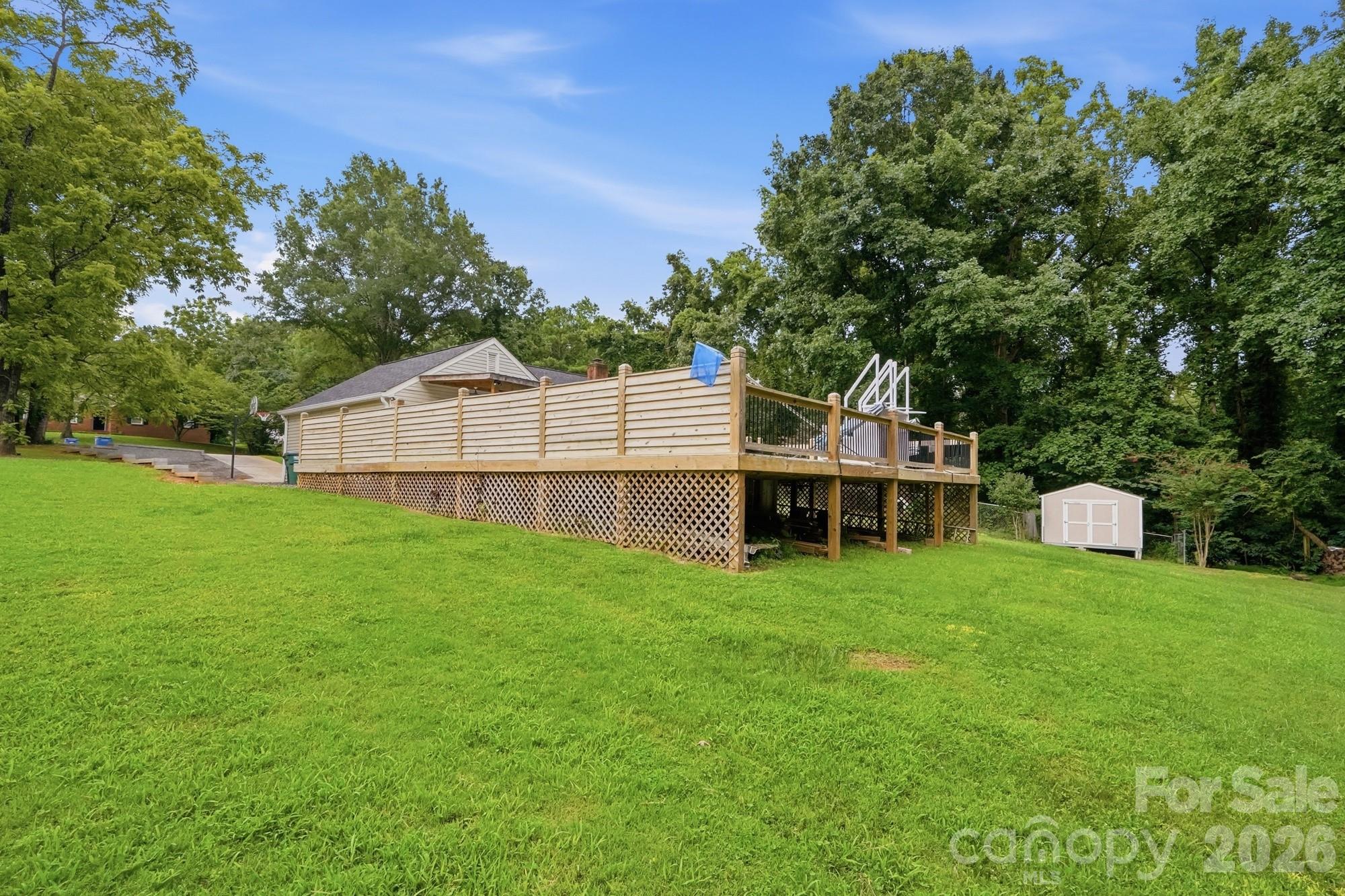 10211 Meadow Hollow Drive Property Photo 37