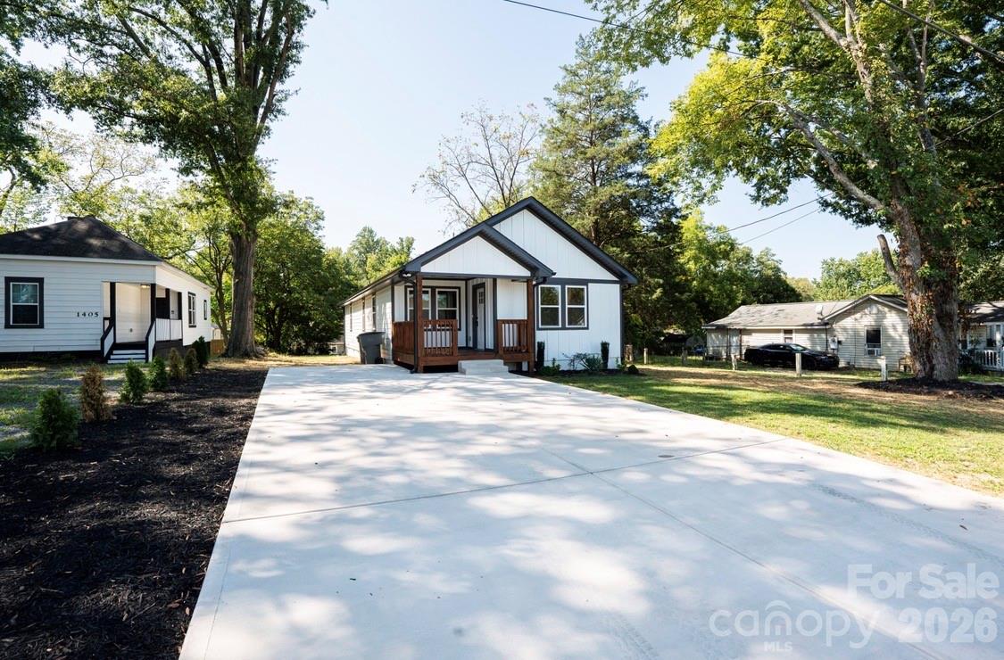 1407 Birch Street Property Photo 4