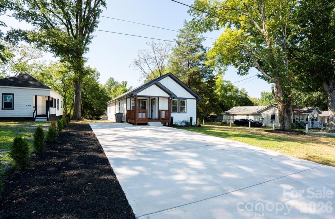1407 Birch Street Property Photo 5
