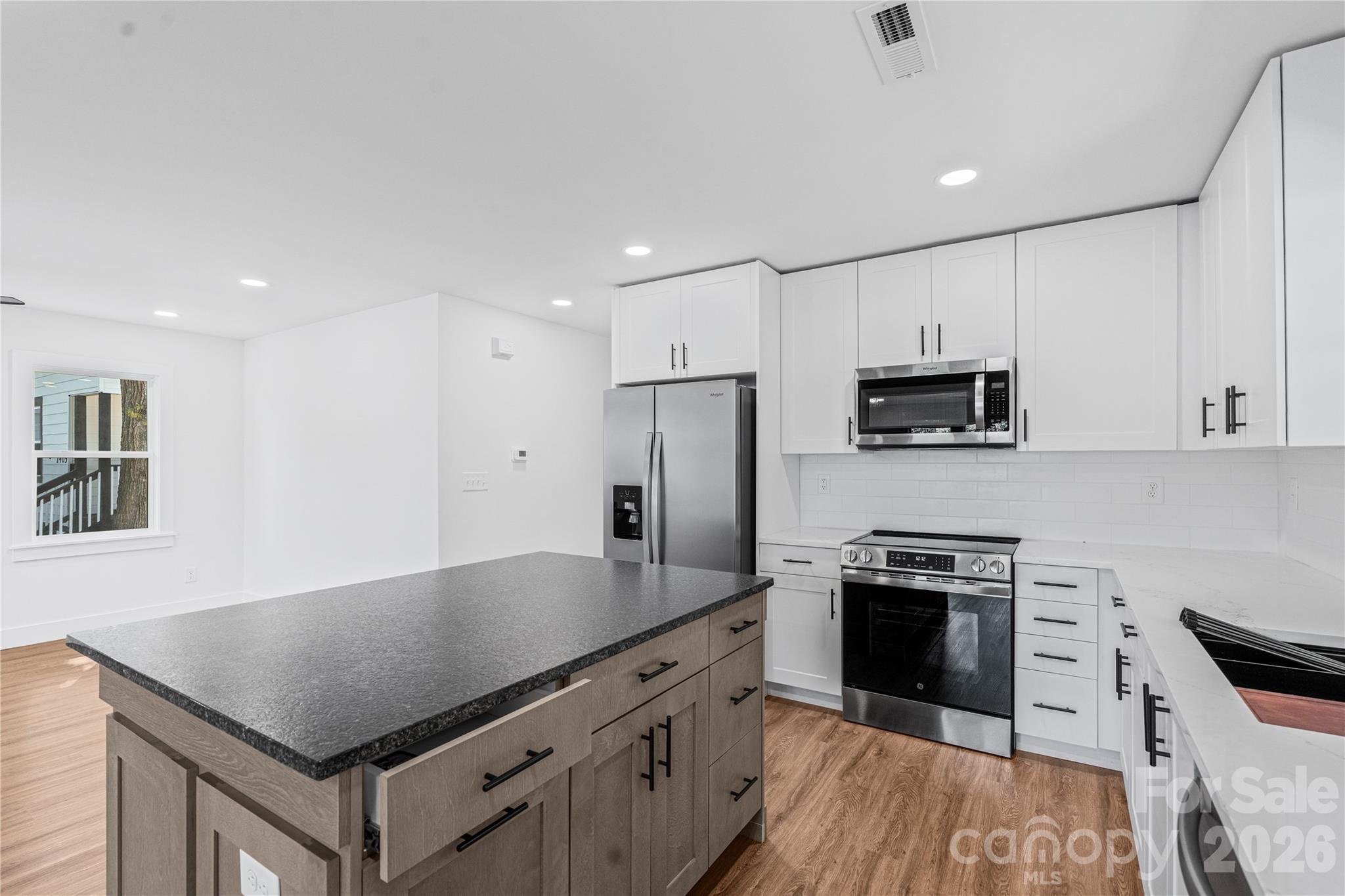 1407 Birch Street Property Photo 14