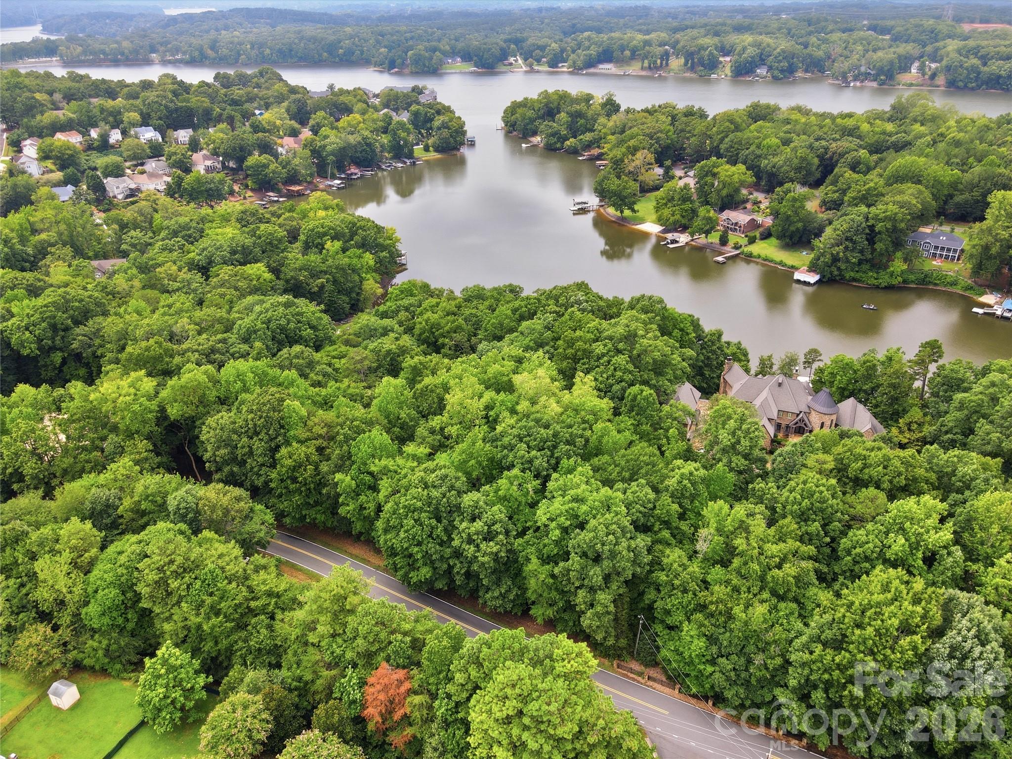 9704 Windygap Road Property Photo 2