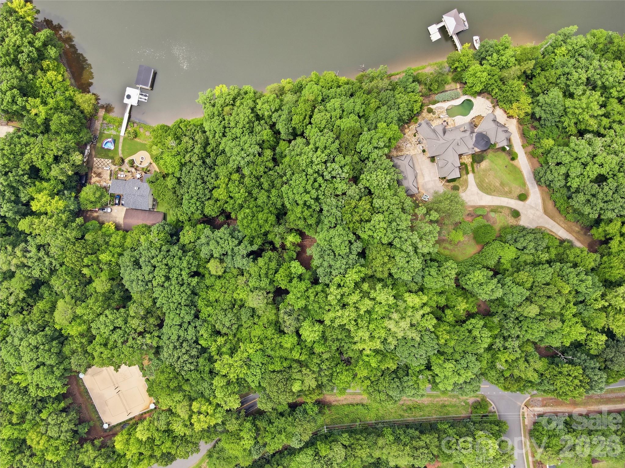 9704 Windygap Road Property Photo 4