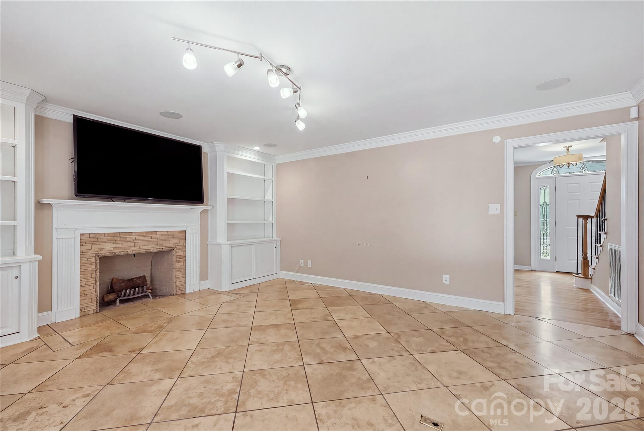 3906 Wandering Lane Property Photo 11