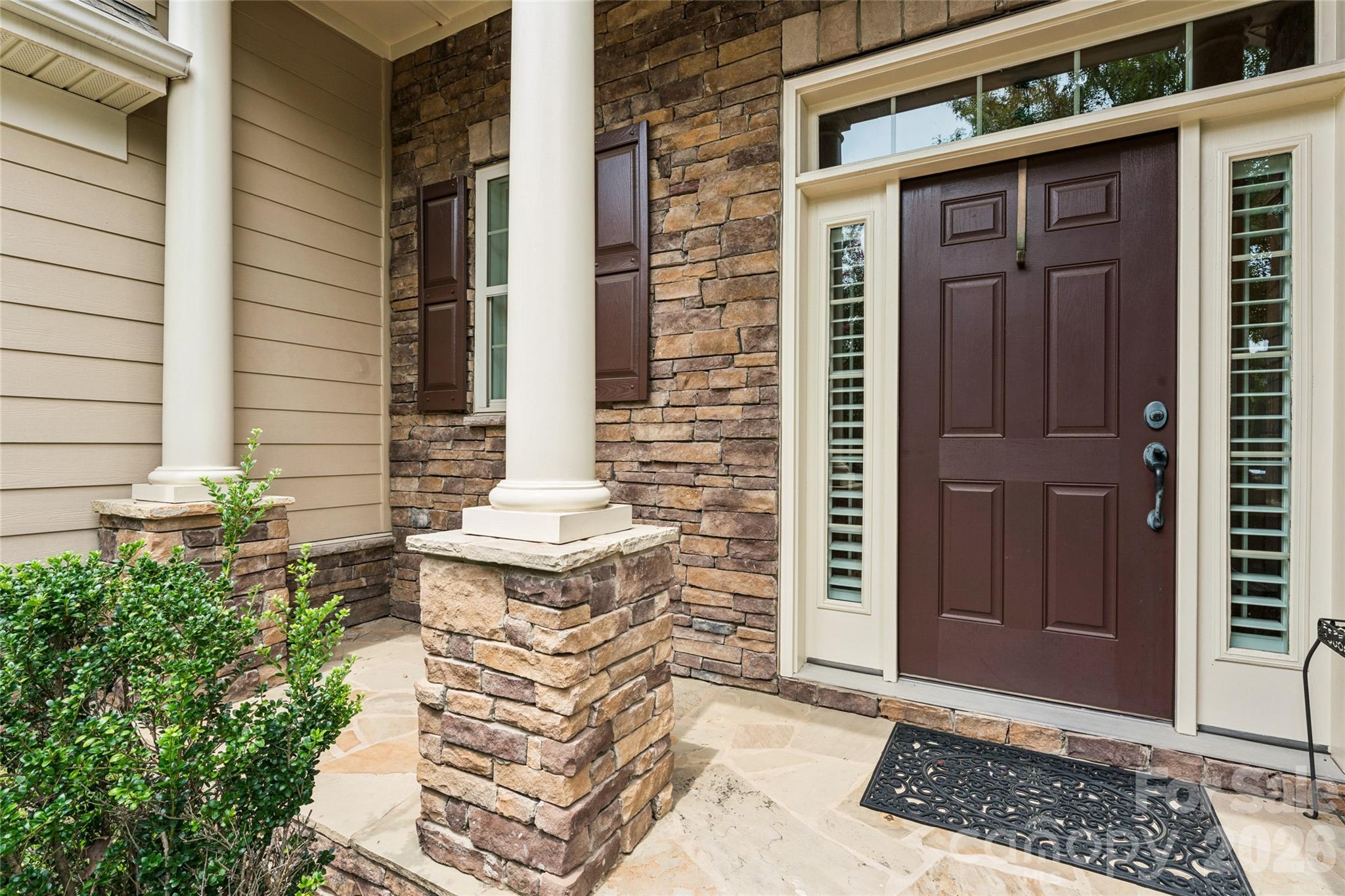16826 Coves Edge Lane Property Photo 4