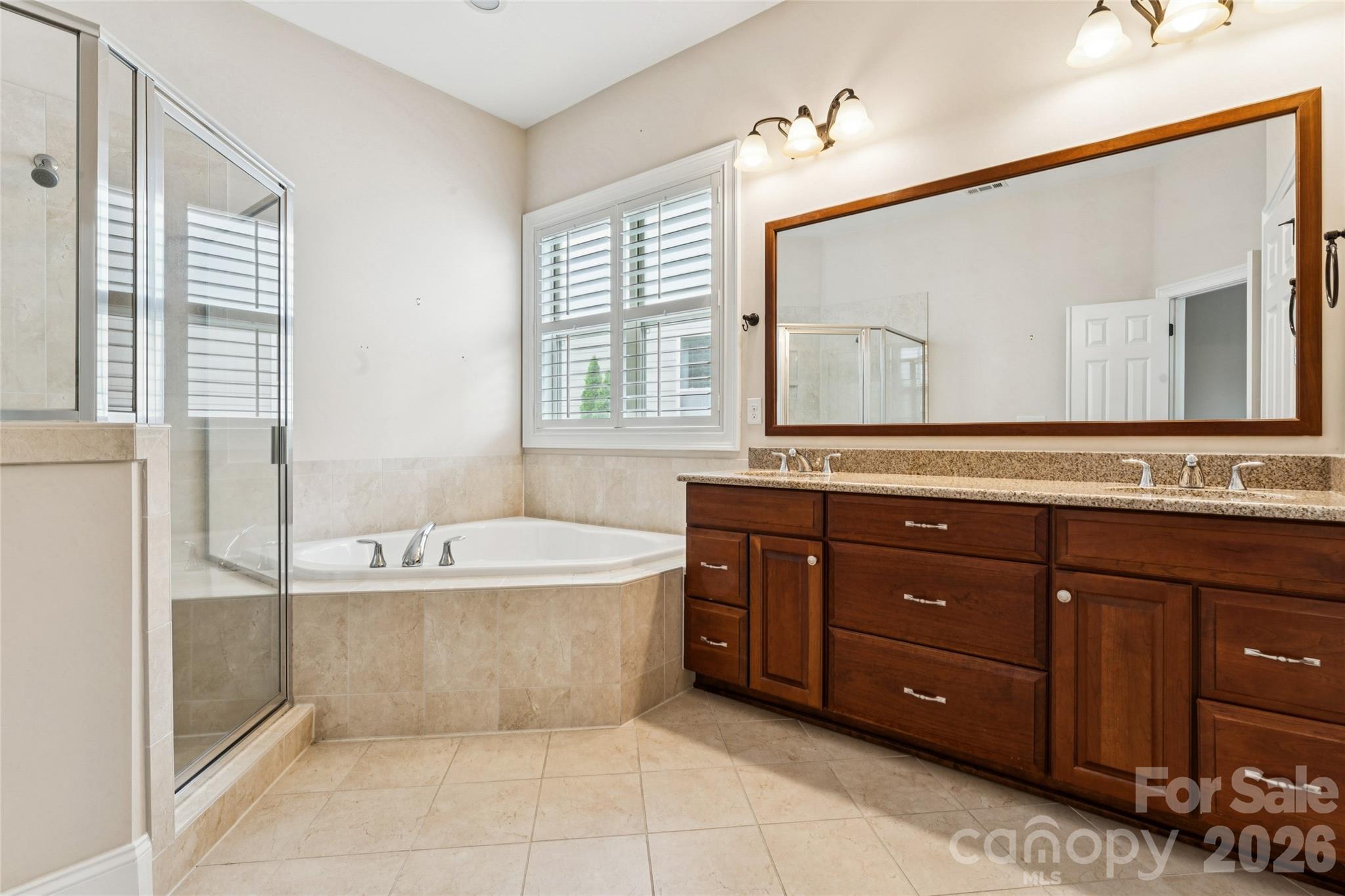 16826 Coves Edge Lane Property Photo 22